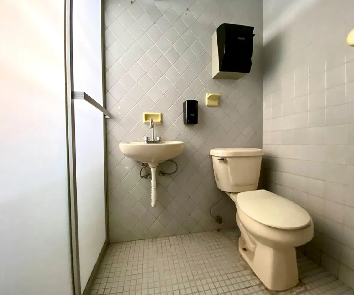 Oficina En Renta,Americana,Calle Libertad 1792, Guadalajara, Jalisco 44160,6 Baños,Calle Libertad,1,pkhwXRy