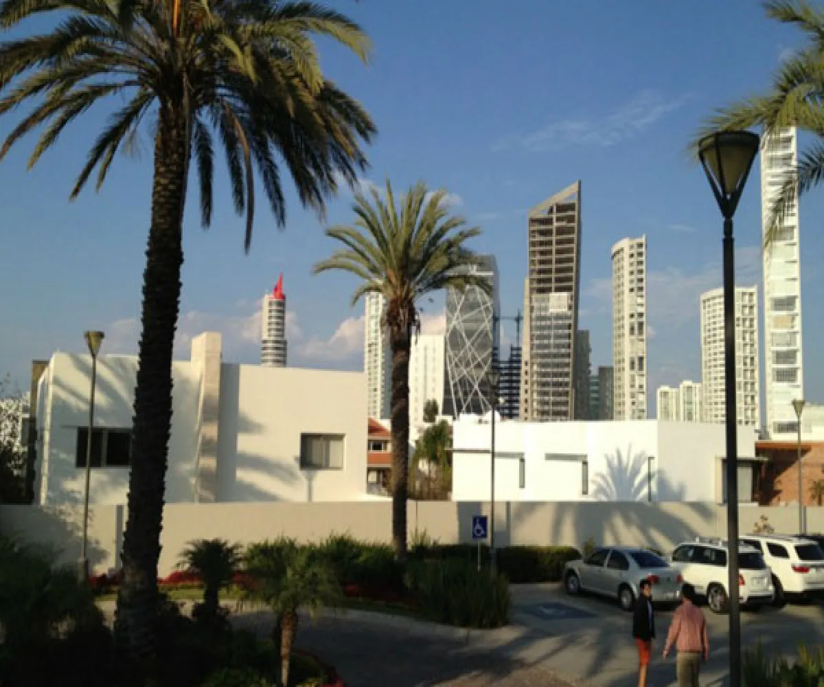 Lujosa entrada al fraccionamiento Puerta plata Lujosa entrada al fraccionamiento Puerta plata