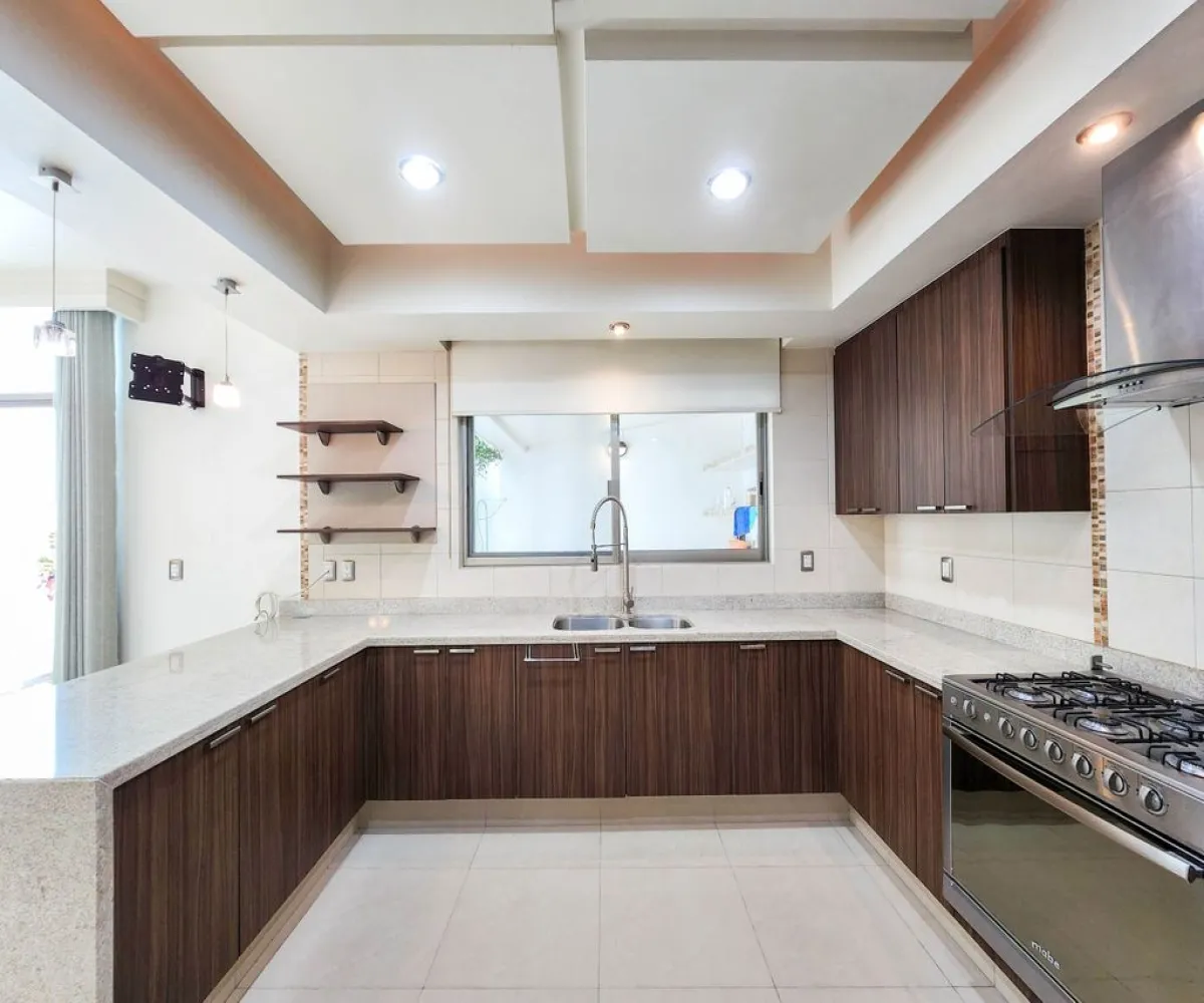 Casa En Renta,Valle del Imperio Sueco S/N, Zapopan, Jalisco 45134, 4 Habitaciones,3 Baños,Valle del Imperio Sueco,1,ptrVdSJ