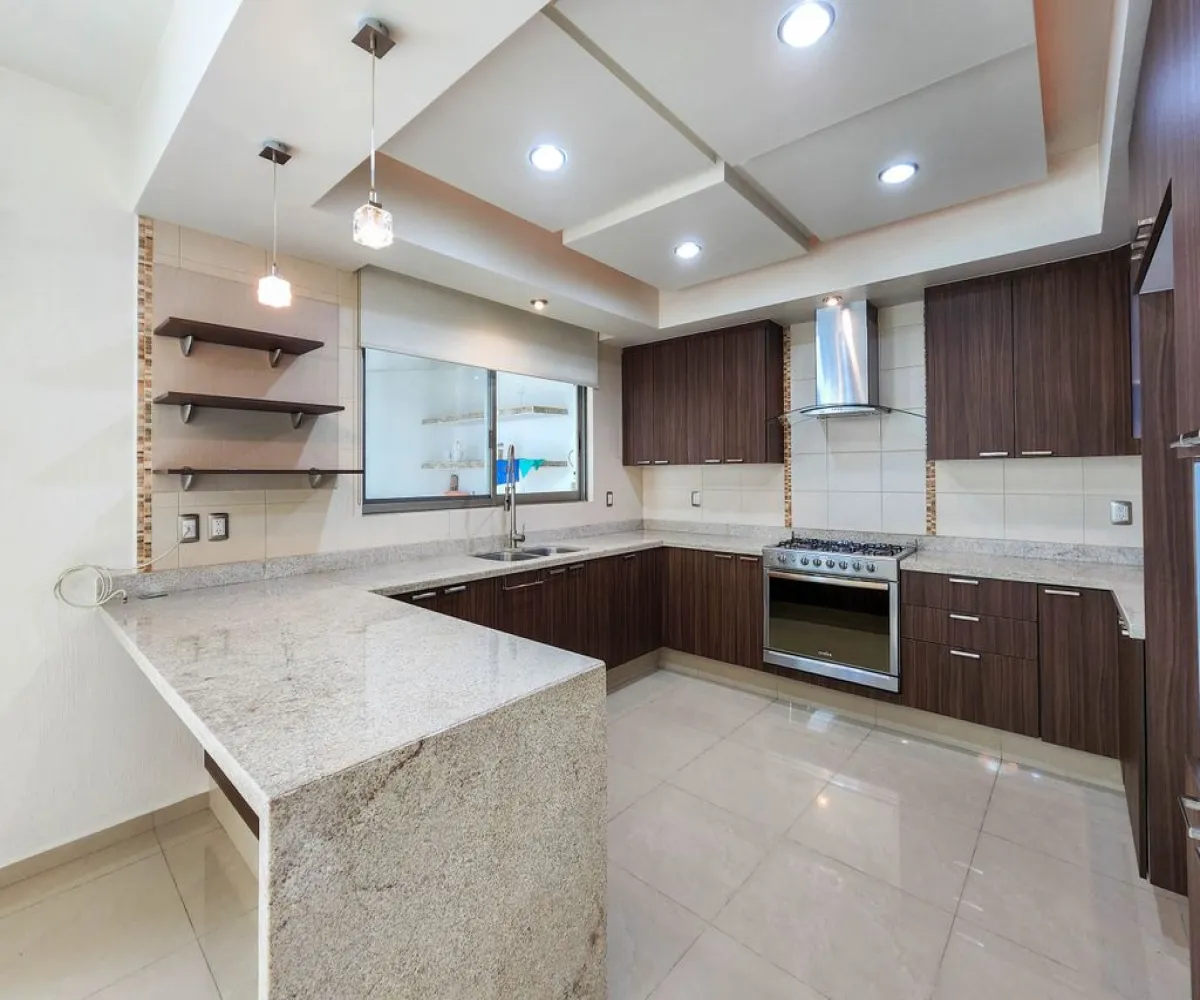 Casa En Renta,Valle del Imperio Sueco S/N, Zapopan, Jalisco 45134, 4 Habitaciones,3 Baños,Valle del Imperio Sueco,1,ptrVdSJ