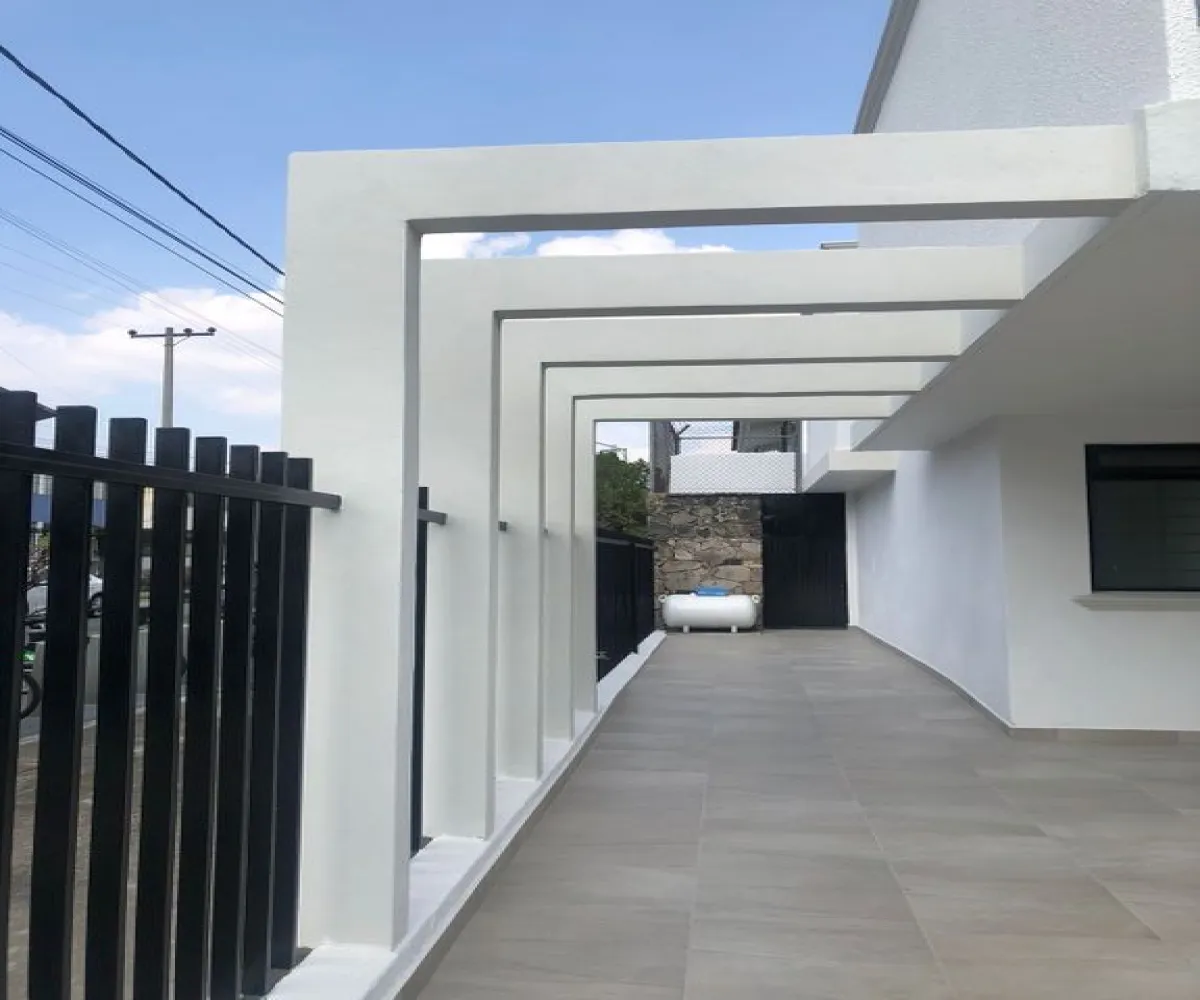 Casa En Renta,Ladron De Guevara,Calle Garibaldi 2450, Guadalajara, Jalisco 44600, 4 Habitaciones,2 Baños,Calle Garibaldi,2,pEyesBb