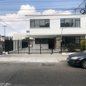 Casa En Renta,Ladron De Guevara,Calle Garibaldi 2450, Guadalajara, Jalisco 44600, 4 Habitaciones,2 Baños,Calle Garibaldi,2,pEyesBb