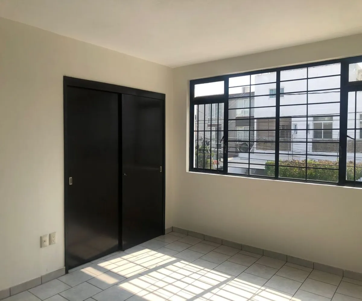 Casa En Renta,Ladron De Guevara,Calle Garibaldi 2450, Guadalajara, Jalisco 44600, 4 Habitaciones,2 Baños,Calle Garibaldi,2,pEyesBb