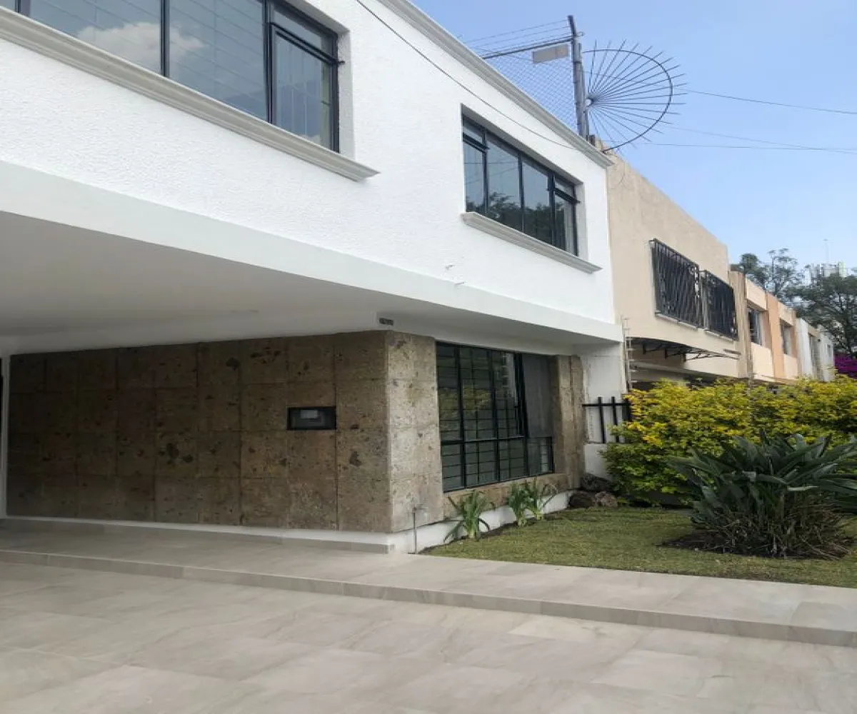 Casa En Renta,Ladron De Guevara,Calle Garibaldi 2450, Guadalajara, Jalisco 44600, 4 Habitaciones,2 Baños,Calle Garibaldi,2,pEyesBb