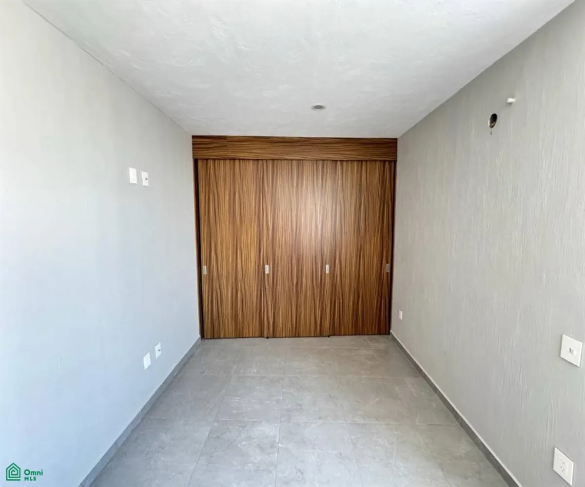 Casa En Venta,Sendero Real,Avenida Sender Las Moras 184, Tlajomulco de Zuniga, Jalisco 45645, 4 Habitaciones,3 Baños,Avenida Sender Las Moras,2,MX251049370
