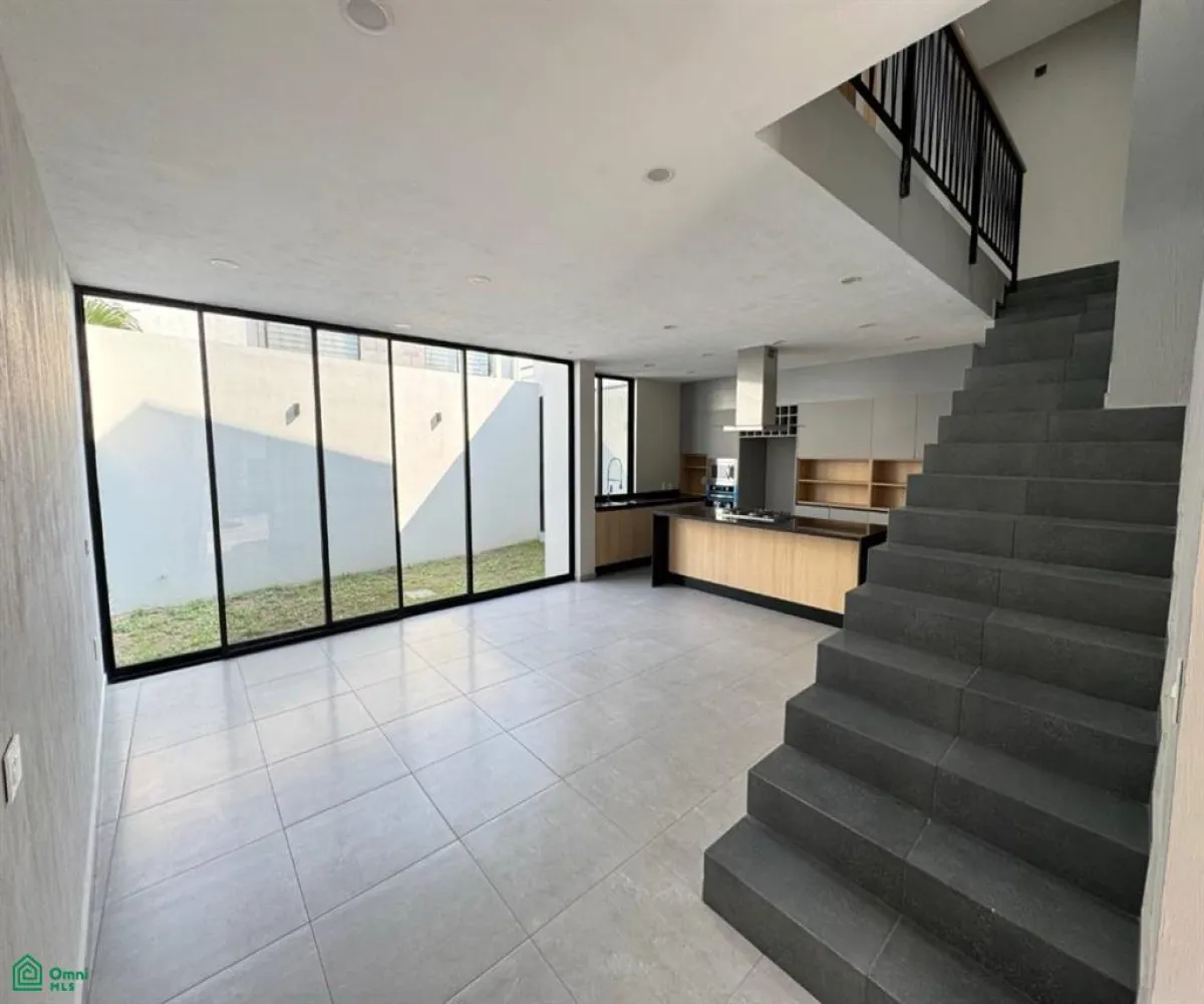 Casa En Venta,Sendero Real,Avenida Sender Las Moras 184, Tlajomulco de Zuniga, Jalisco 45645, 4 Habitaciones,3 Baños,Avenida Sender Las Moras,2,MX251049370