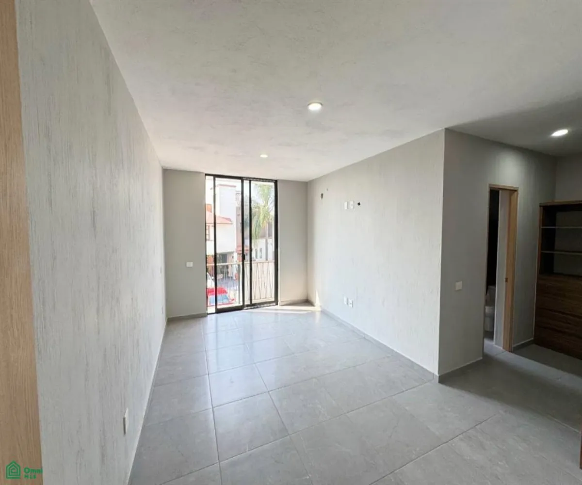 Casa En Venta,Sendero Real,Avenida Sender Las Moras 184, Tlajomulco de Zuniga, Jalisco 45645, 4 Habitaciones,3 Baños,Avenida Sender Las Moras,2,MX251049370