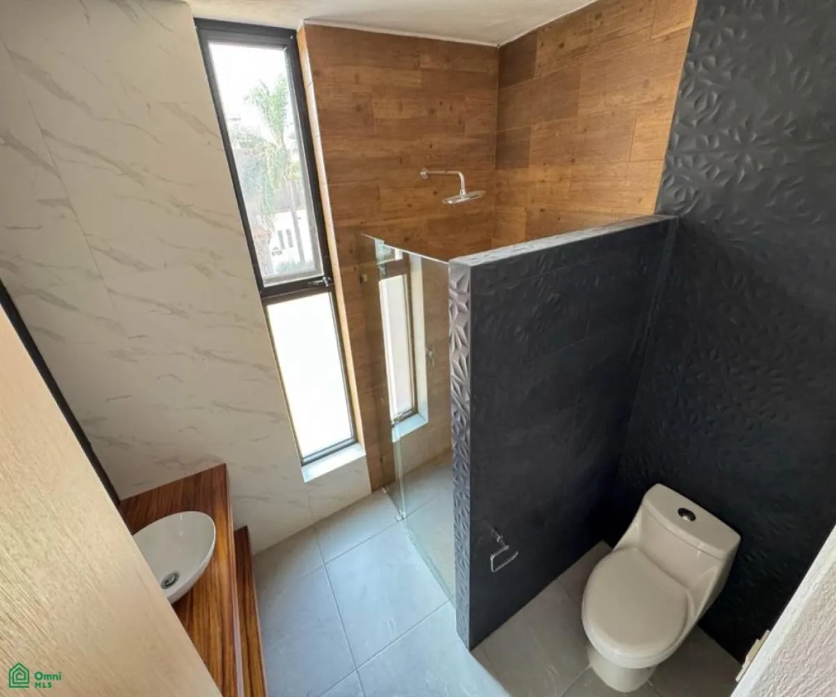 Casa En Venta,Sendero Real,Avenida Sender Las Moras 184, Tlajomulco de Zuniga, Jalisco 45645, 4 Habitaciones,3 Baños,Avenida Sender Las Moras,2,MX251049370