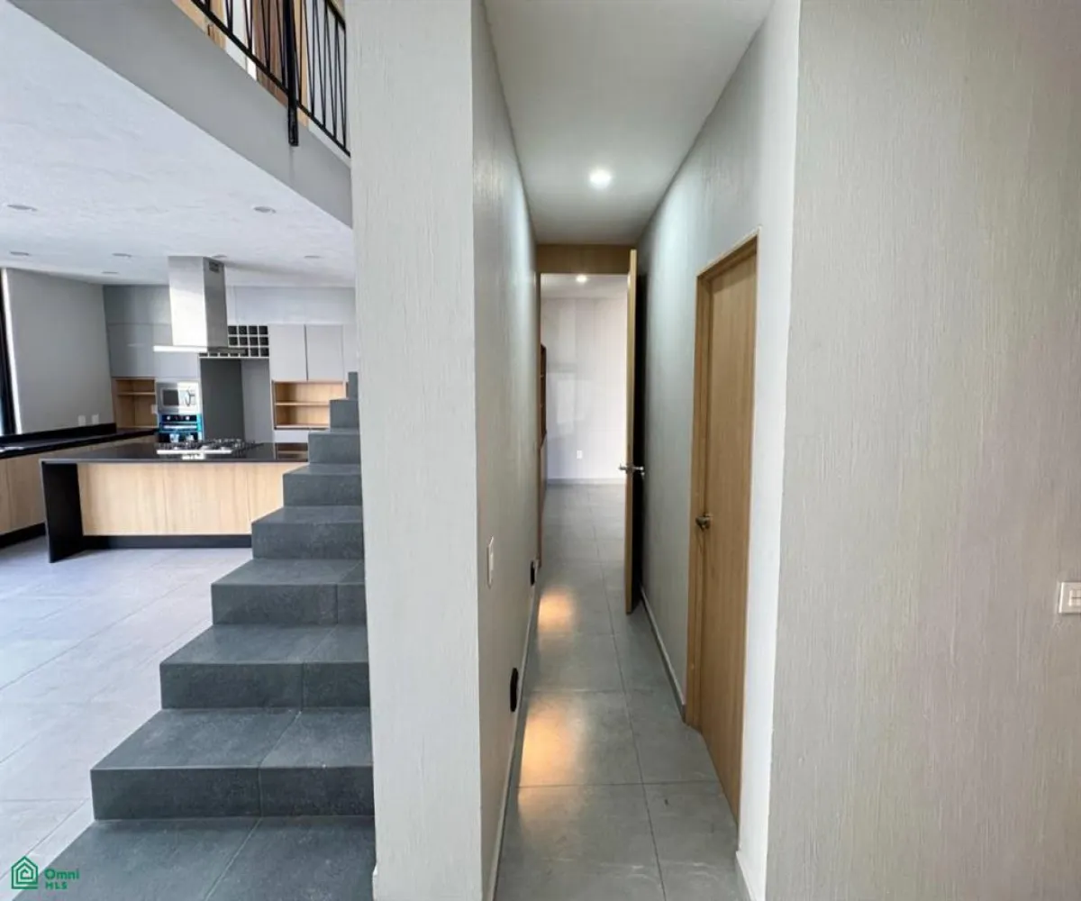 Casa En Venta,Sendero Real,Avenida Sender Las Moras 184, Tlajomulco de Zuniga, Jalisco 45645, 4 Habitaciones,3 Baños,Avenida Sender Las Moras,2,MX251049370