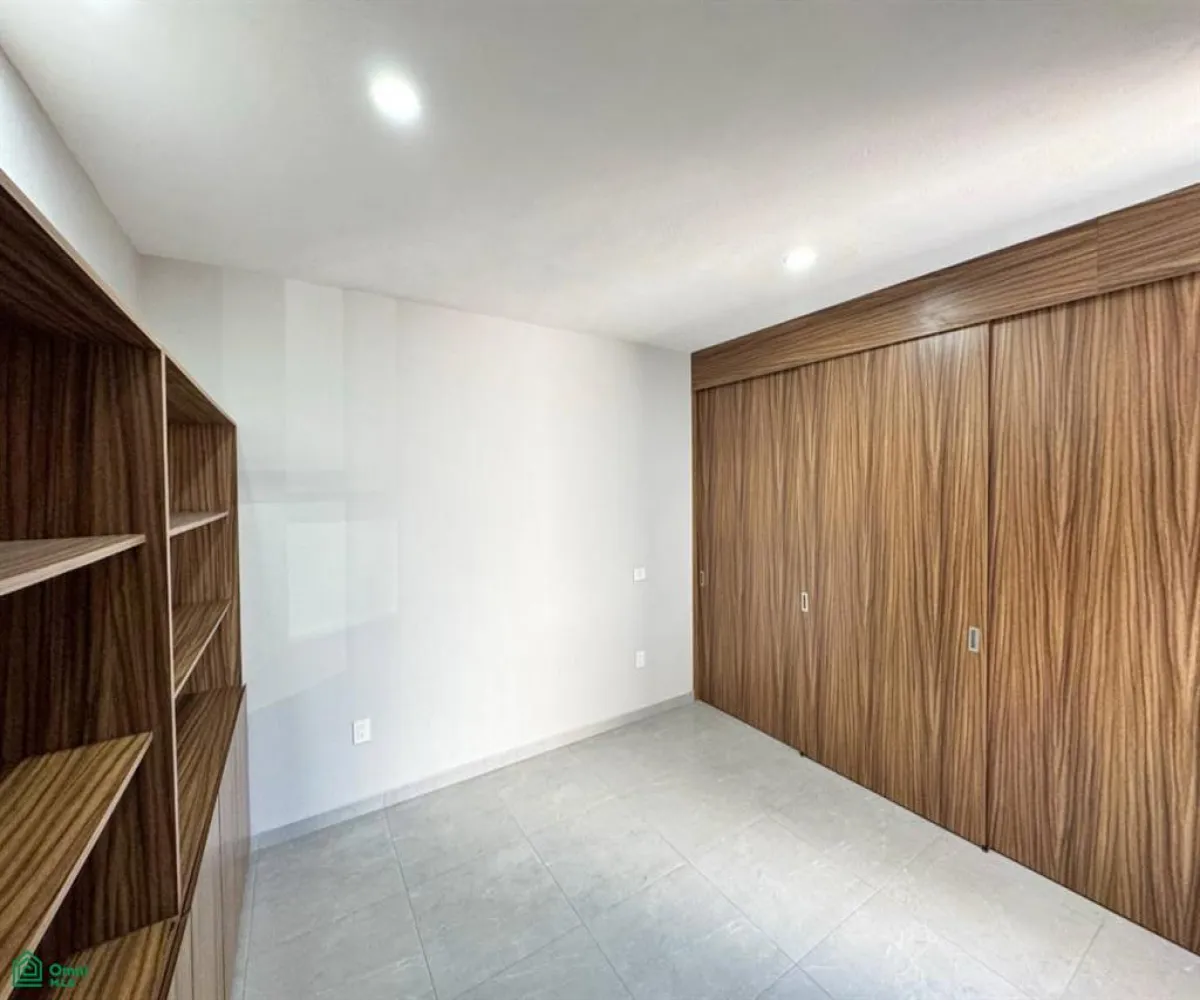 Casa En Venta,Sendero Real,Avenida Sender Las Moras 184, Tlajomulco de Zuniga, Jalisco 45645, 4 Habitaciones,3 Baños,Avenida Sender Las Moras,2,MX251049370