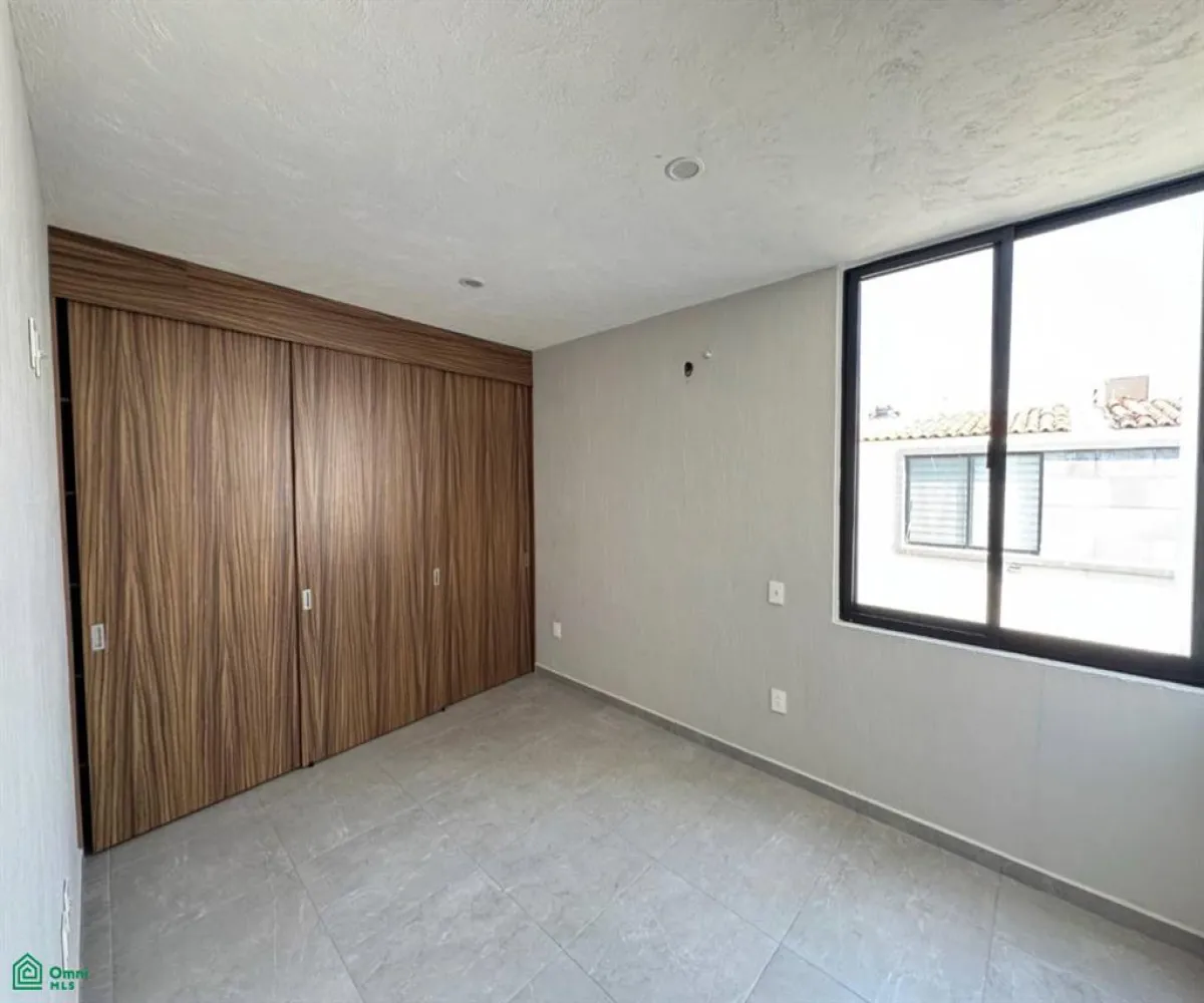 Casa En Venta,Sendero Real,Avenida Sender Las Moras 184, Tlajomulco de Zuniga, Jalisco 45645, 4 Habitaciones,3 Baños,Avenida Sender Las Moras,2,MX251049370