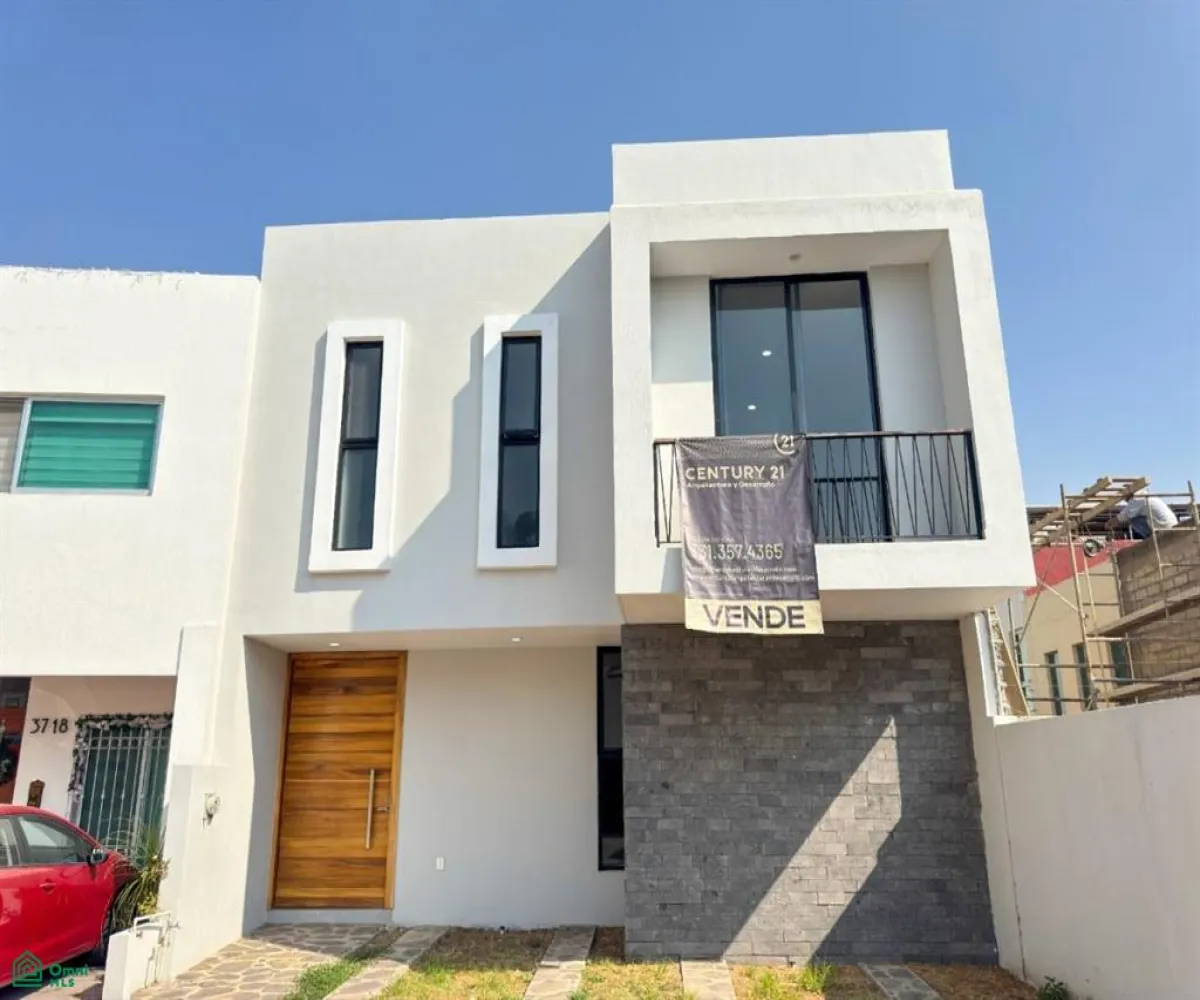 Casa En Venta,Sendero Real,Avenida Sender Las Moras 184, Tlajomulco de Zuniga, Jalisco 45645, 4 Habitaciones,3 Baños,Avenida Sender Las Moras,2,MX251049370