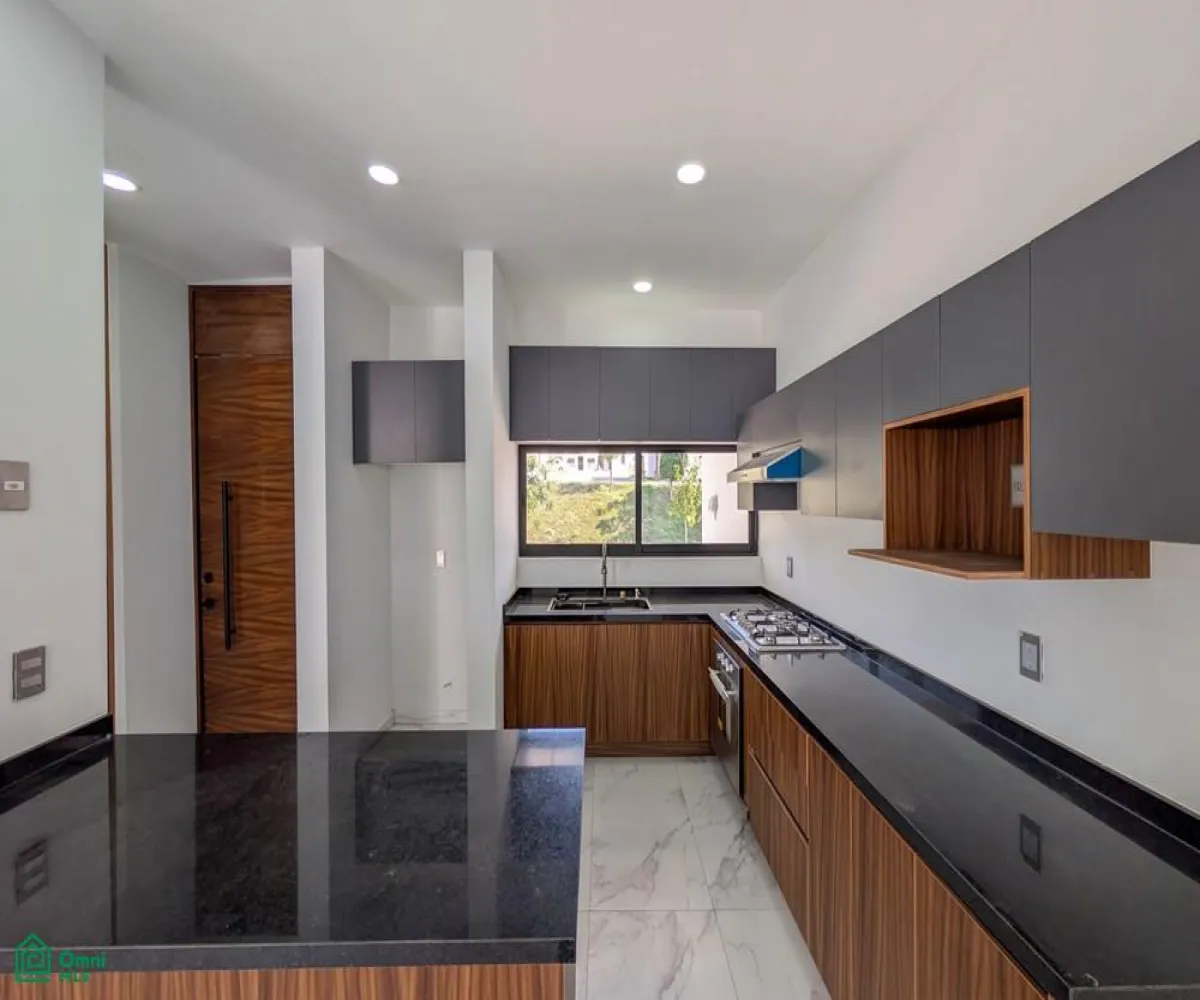 Casa En Venta,Senderos de Monte Verde,sendero amaranto 179, Tlajomulco de Zuniga, Jalisco 45646, 3 Habitaciones,2 Baños,sendero amaranto,3,MX251049860