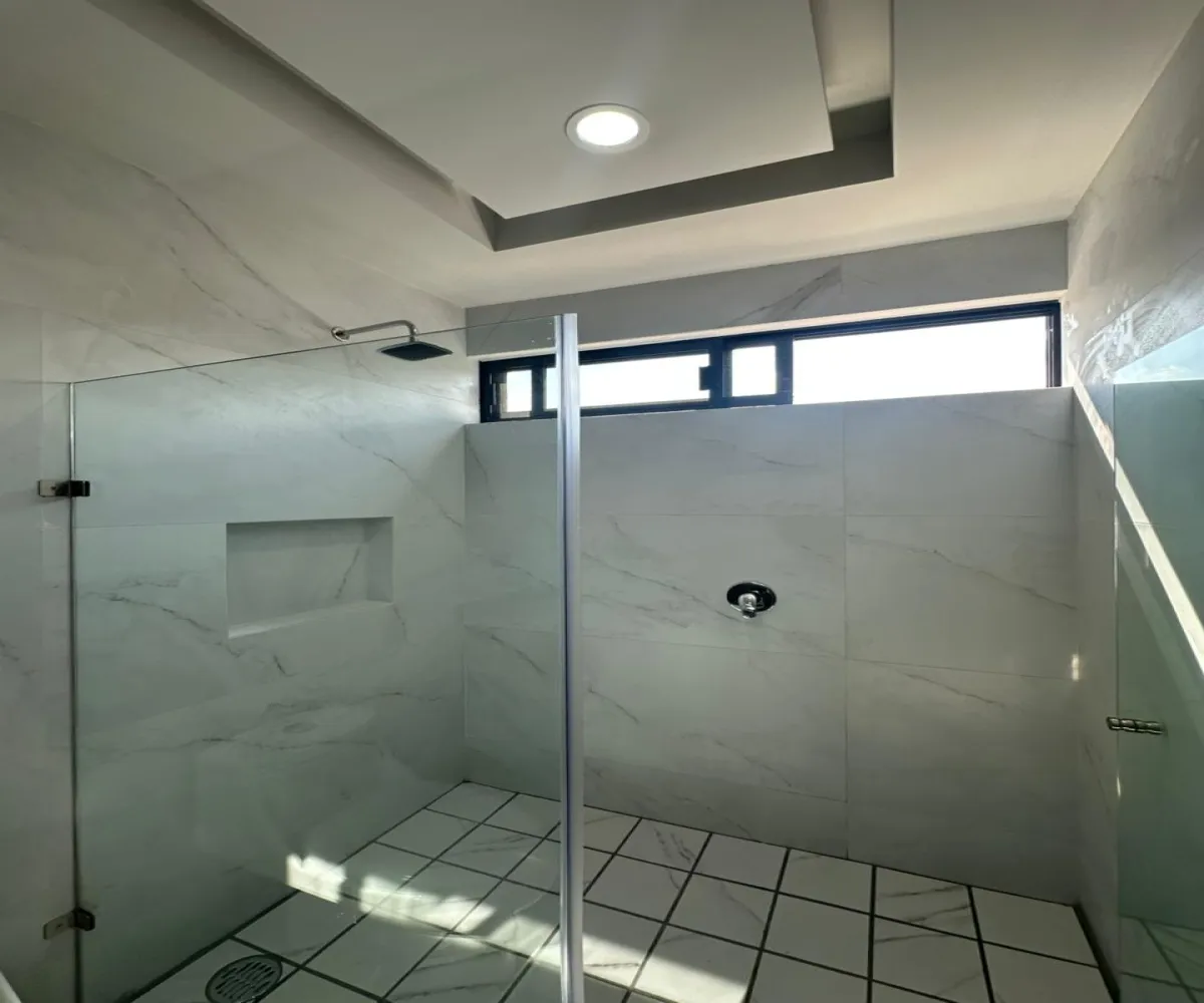 Casa En Venta,Real de Valdepeñas,Talavera Pte. 3363 45, Zapopan, Jalisco 45130, 4 Habitaciones,3 Baños,BOREALES 2,Talavera Pte.,3,723273