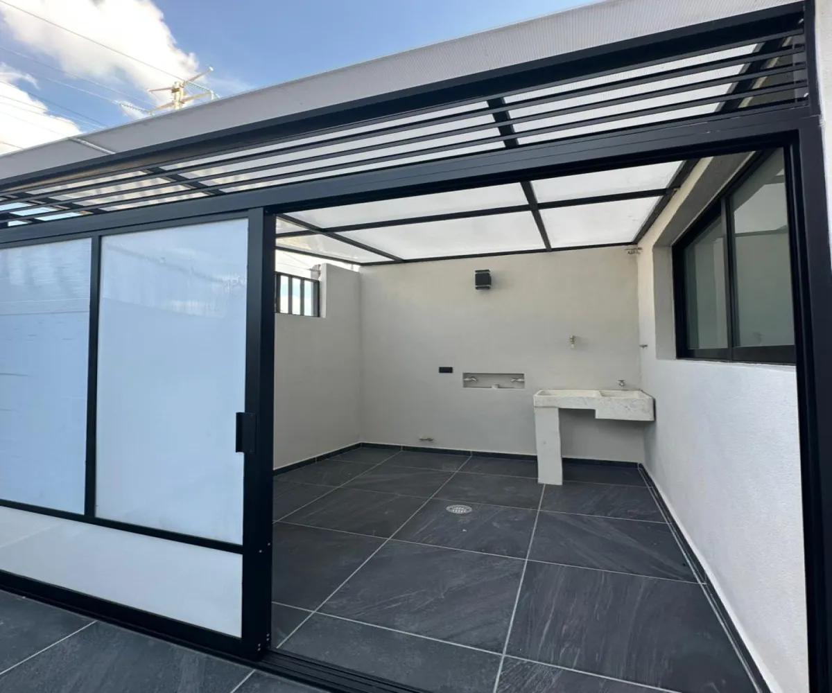 Casa En Venta,Real de Valdepeñas,Talavera Pte. 3363 45, Zapopan, Jalisco 45130, 4 Habitaciones,3 Baños,BOREALES 2,Talavera Pte.,3,723273