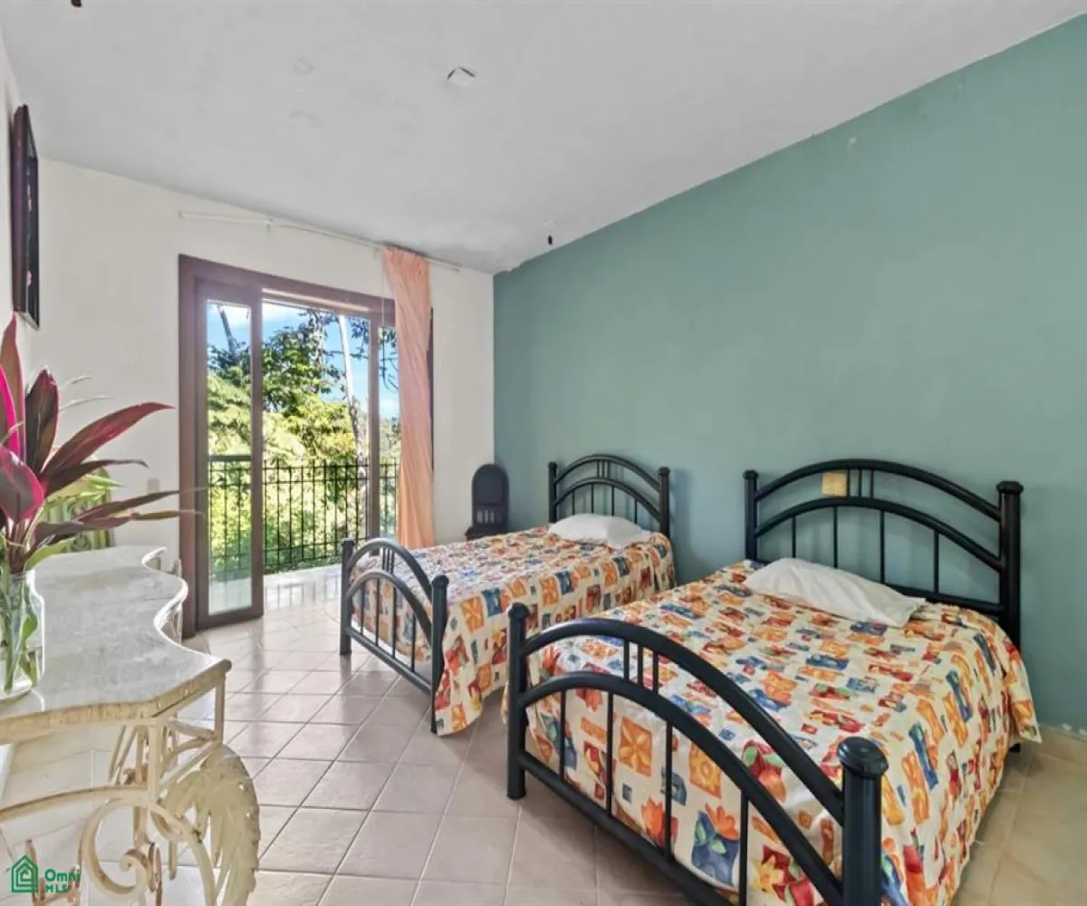 Casa En Venta,Las Palmas de Arriba,Gobernador Sebastian Allende S/N, Puerto Vallarta, Jalisco 48260, 5 Habitaciones,3 Baños,Gobernador Sebastian Allende,MX251050198