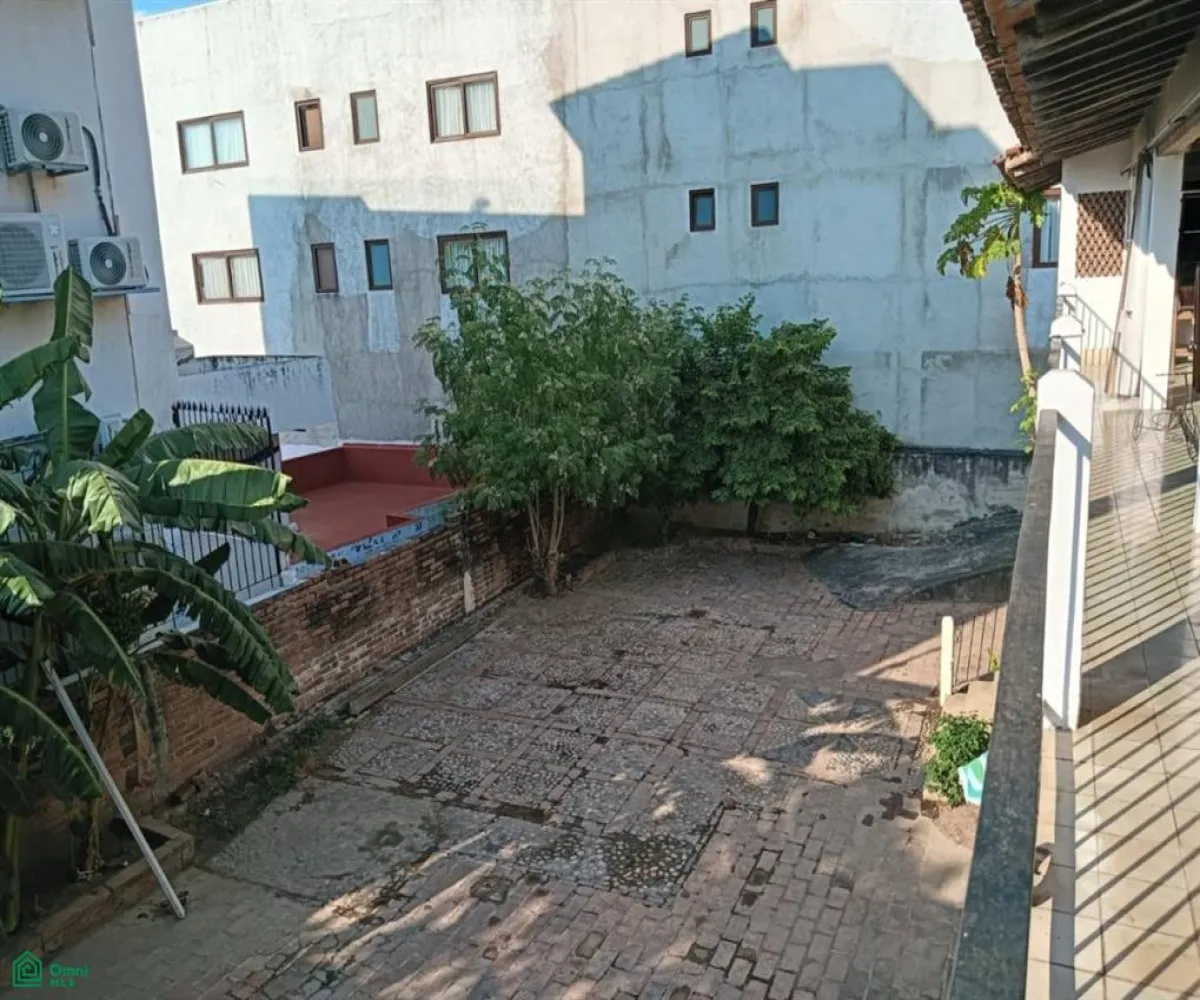 Casa En Venta,Puerto Vallarta Centro,Emilio Carranza 443, Puerto Vallarta, Jalisco 48300, 3 Habitaciones,3 Baños,Emilio Carranza,2,MX251050408