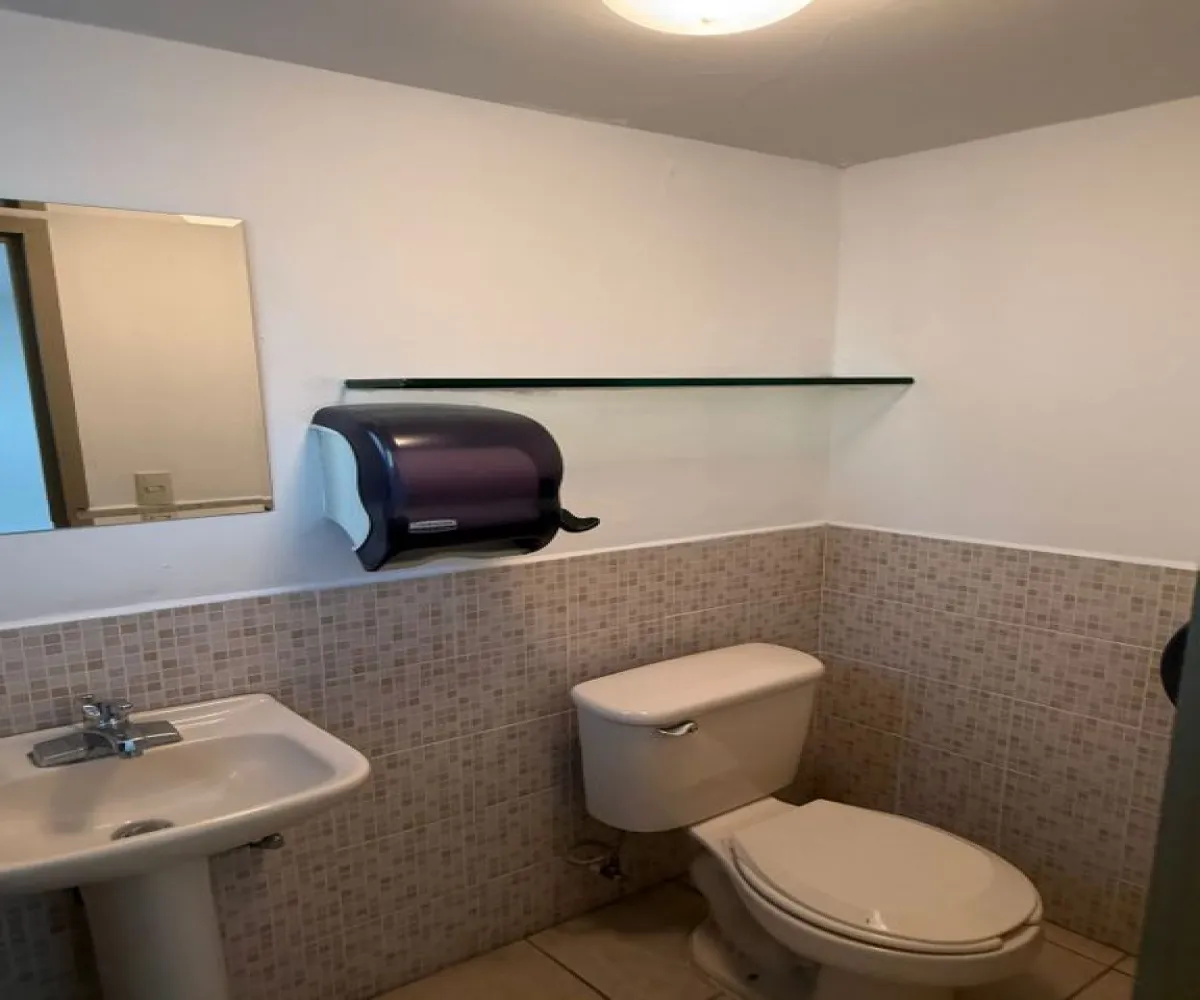 Oficina En Renta,Arcos Vallarta,Calle Duque de Rivas 330, Guadalajara, Jalisco 44130,3 Baños,Calle Duque de Rivas,1,peM33vi