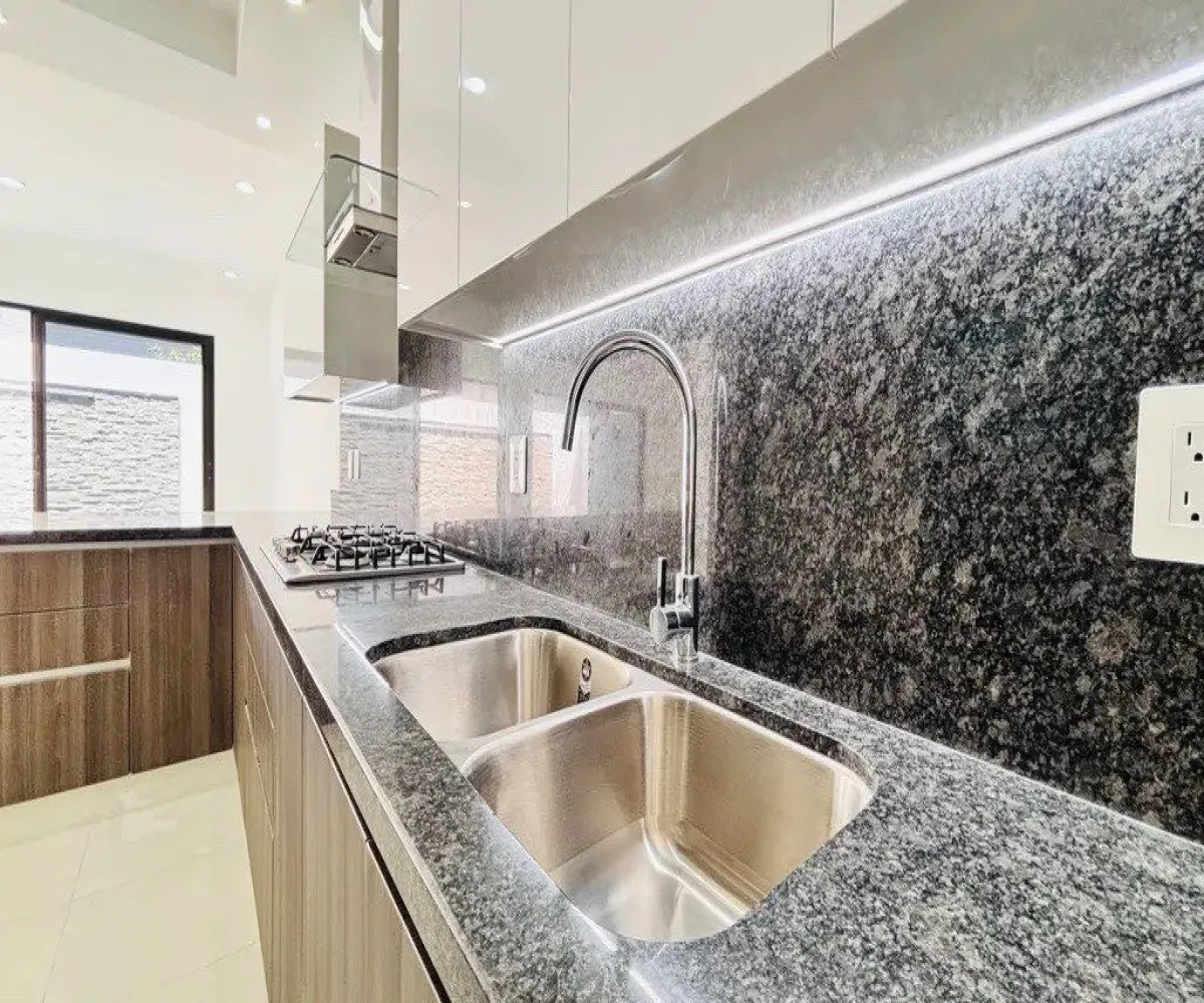 Casa En Venta,Punto Sur ,Avenida Punto Sur 000 00, Tlajomulco de Zúñiga, Jalisco 45645, 3 Habitaciones,4 Baños,Avenida Punto Sur,3,p9bO0xj