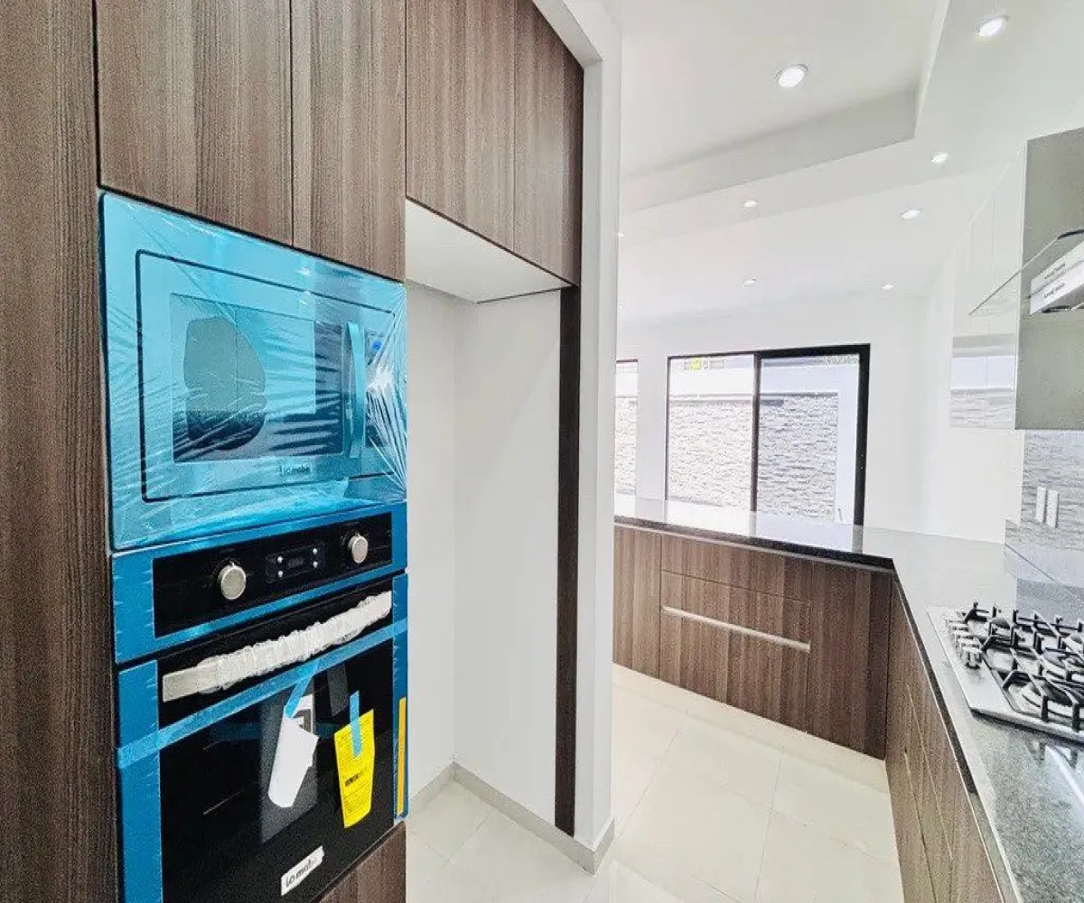 Casa En Venta,Punto Sur ,Avenida Punto Sur 000 00, Tlajomulco de Zúñiga, Jalisco 45645, 3 Habitaciones,4 Baños,Avenida Punto Sur,3,p9bO0xj