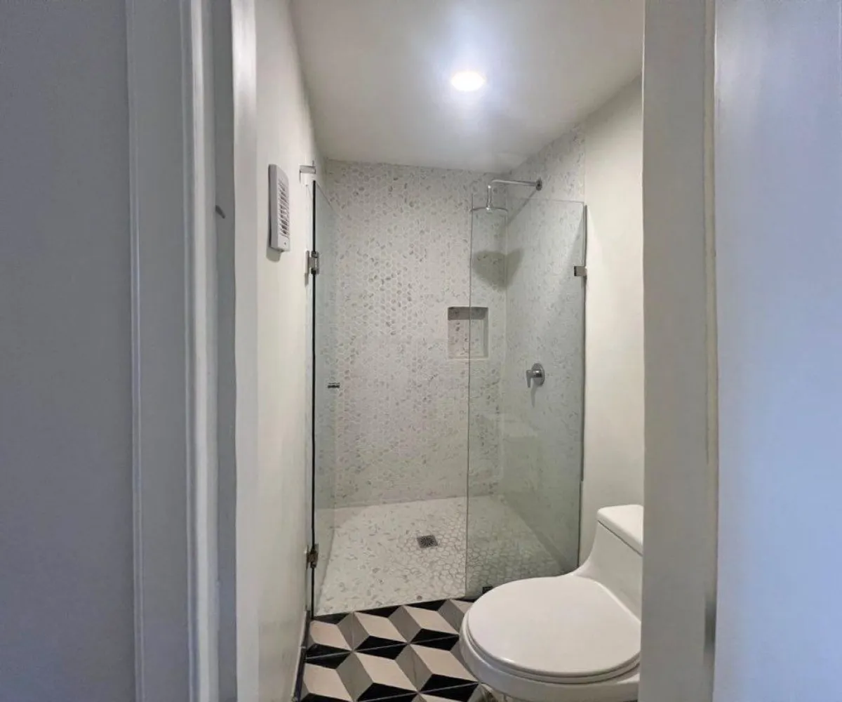 Departamento En Venta,Americana,Calle Efraín González Luna 2113, Guadalajara, Jalisco 44150, 1 Cuarto,1 Baño,Calle Efraín González Luna,1,pzfvj9o