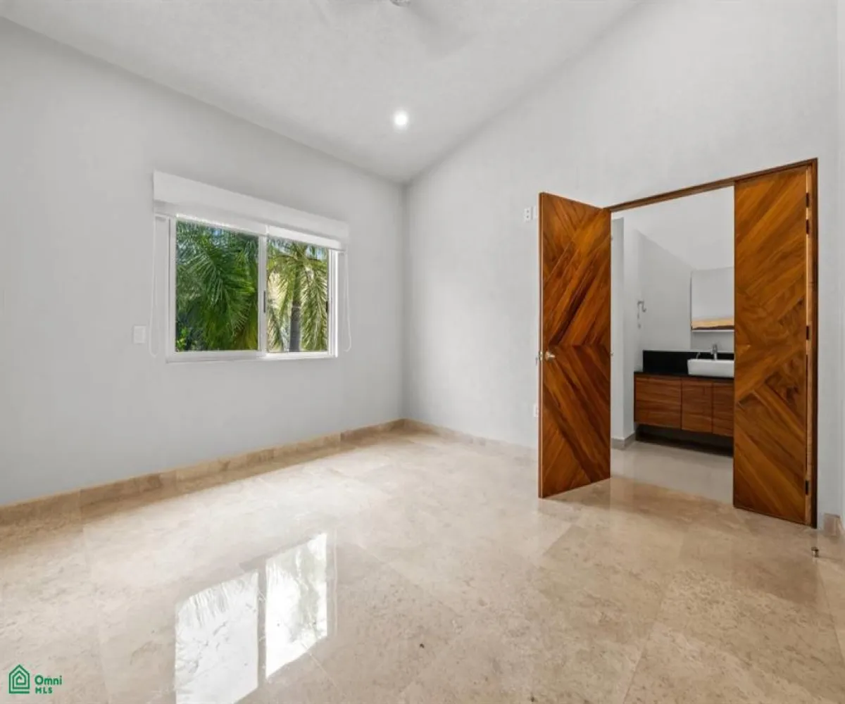 Casa En Venta,Residencial Fluvial Vallarta,Lago Victoria 217, Puerto Vallarta, Jalisco 48312, 3 Habitaciones,2 Baños,Lago Victoria,2,MX251052330