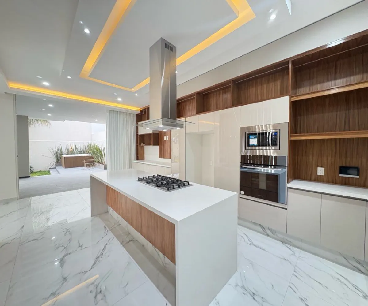 Casa En Venta,Res Virreyes,Villa Verona 00 00, Zapopan, Jalisco 45110, 4 Habitaciones,5 Baños,Villa Verona ,3,p18mom1