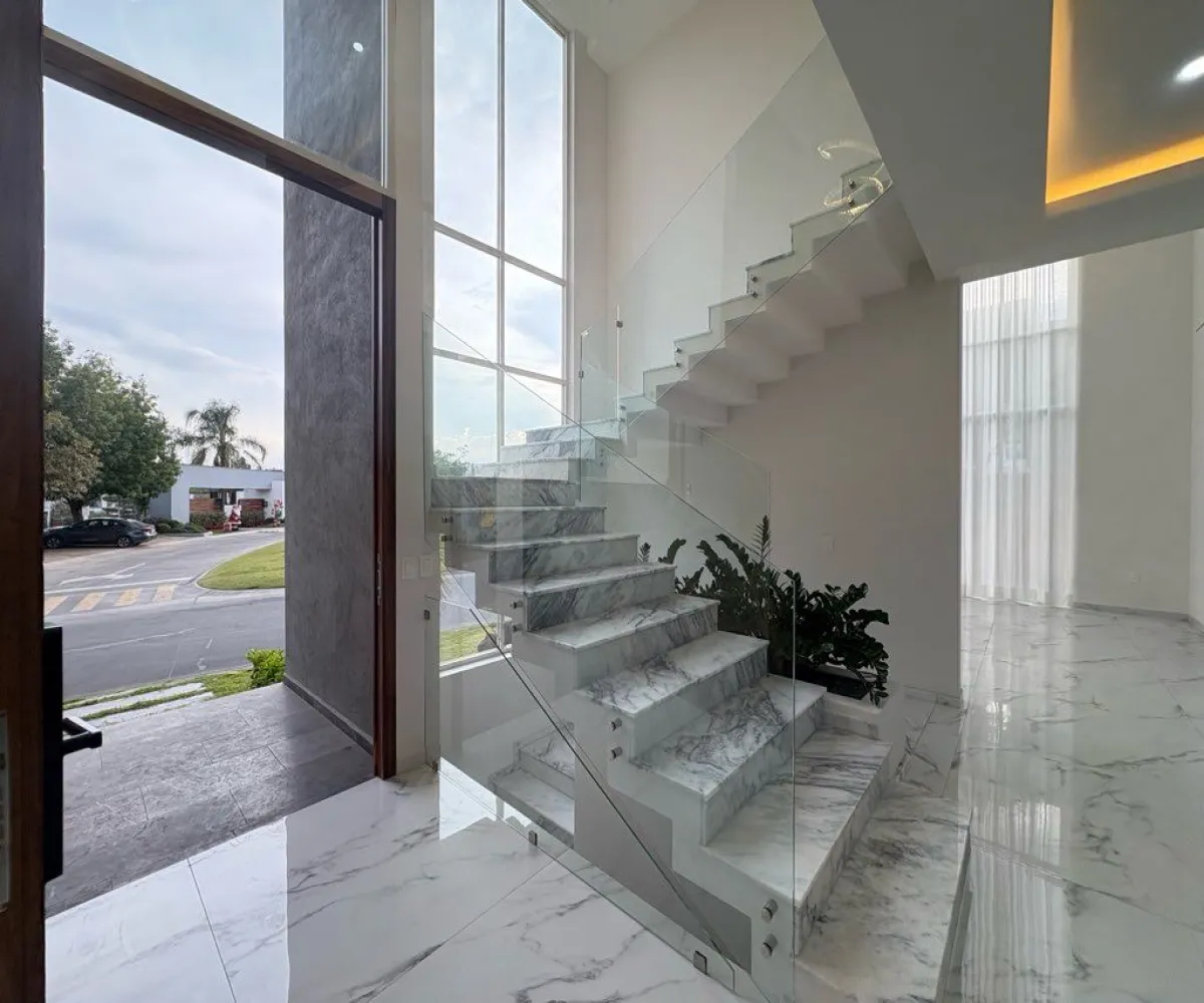 Casa En Venta,Res Virreyes,Villa Verona 00 00, Zapopan, Jalisco 45110, 4 Habitaciones,5 Baños,Villa Verona ,3,p18mom1