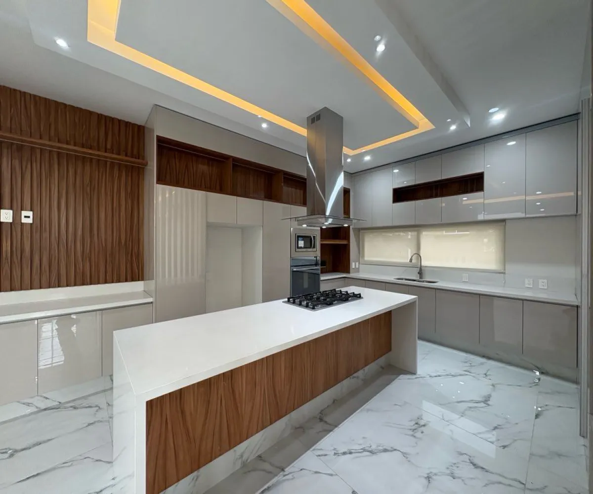 Casa En Venta,Res Virreyes,Villa Verona 00 00, Zapopan, Jalisco 45110, 4 Habitaciones,5 Baños,Villa Verona ,3,p18mom1