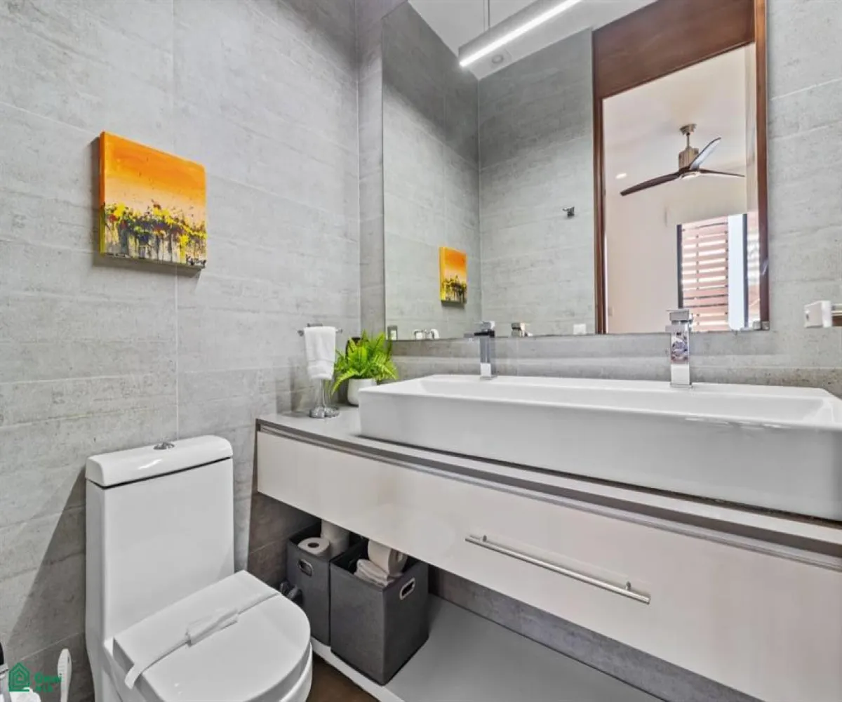 Departamento En Venta,Emiliano Zapata,Venustiano Carranza 268 Unit 705, Puerto Vallarta, Jalisco 48380, 2 Habitaciones,2 Baños,Venustiano Carranza,3,MX251053088