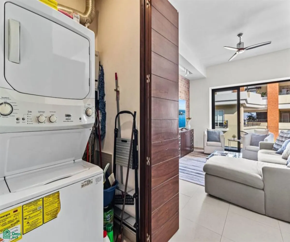 Departamento En Venta,Emiliano Zapata,Venustiano Carranza 268 Unit 705, Puerto Vallarta, Jalisco 48380, 2 Habitaciones,2 Baños,Venustiano Carranza,3,MX251053088