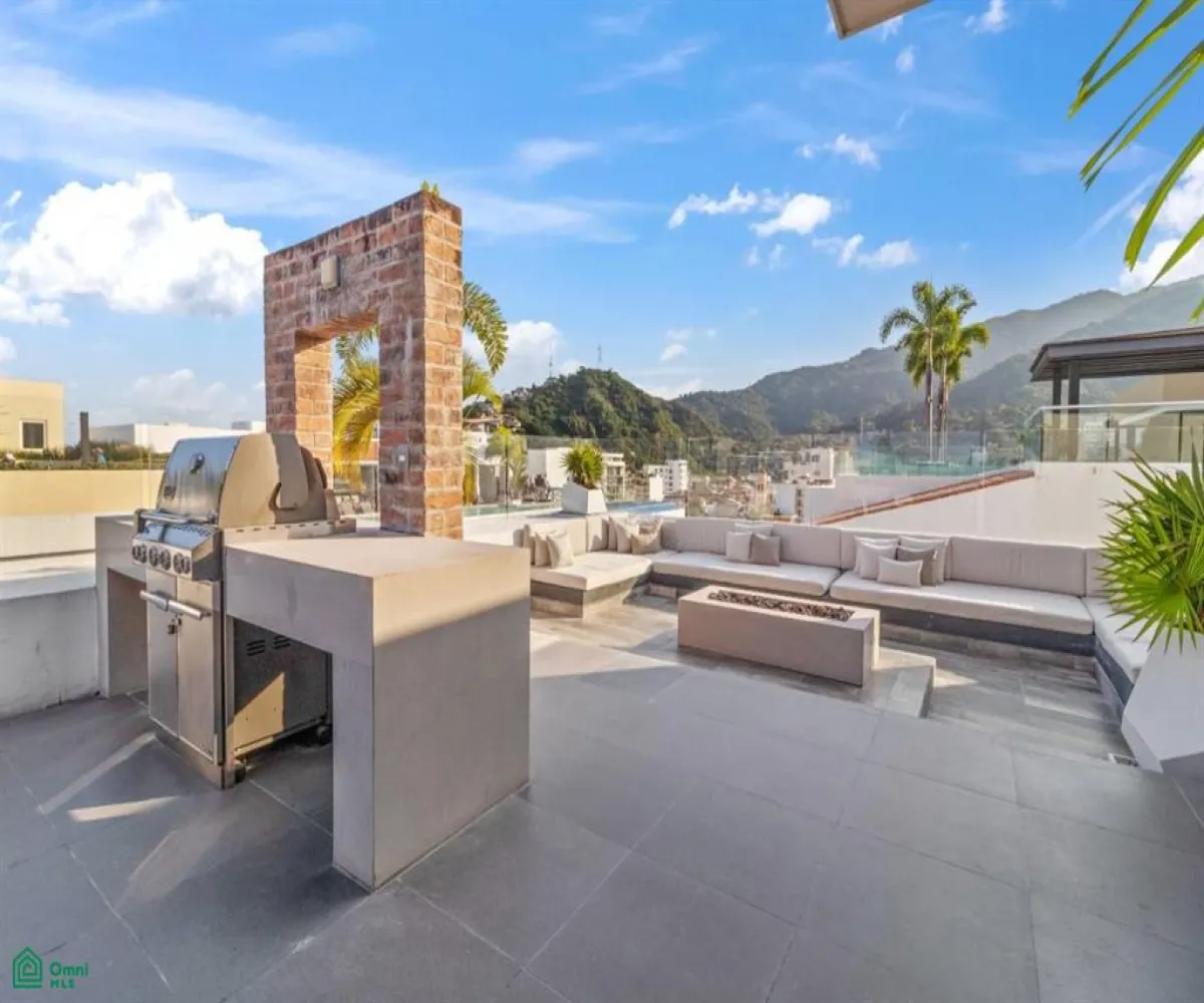 Departamento En Venta,Emiliano Zapata,Venustiano Carranza 268 Unit 705, Puerto Vallarta, Jalisco 48380, 2 Habitaciones,2 Baños,Venustiano Carranza,3,MX251053088