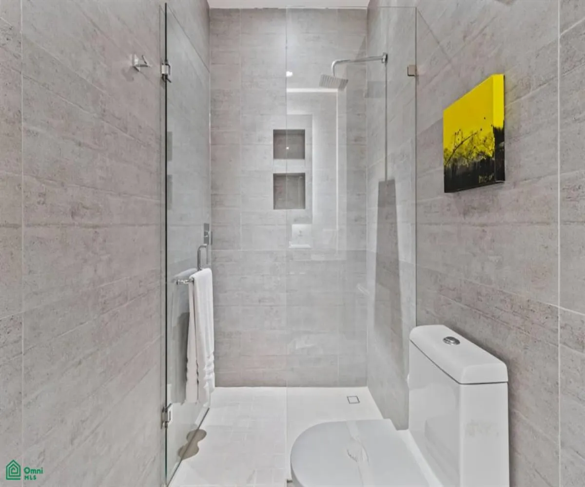 Departamento En Venta,Emiliano Zapata,Venustiano Carranza 268 Unit 705, Puerto Vallarta, Jalisco 48380, 2 Habitaciones,2 Baños,Venustiano Carranza,3,MX251053088