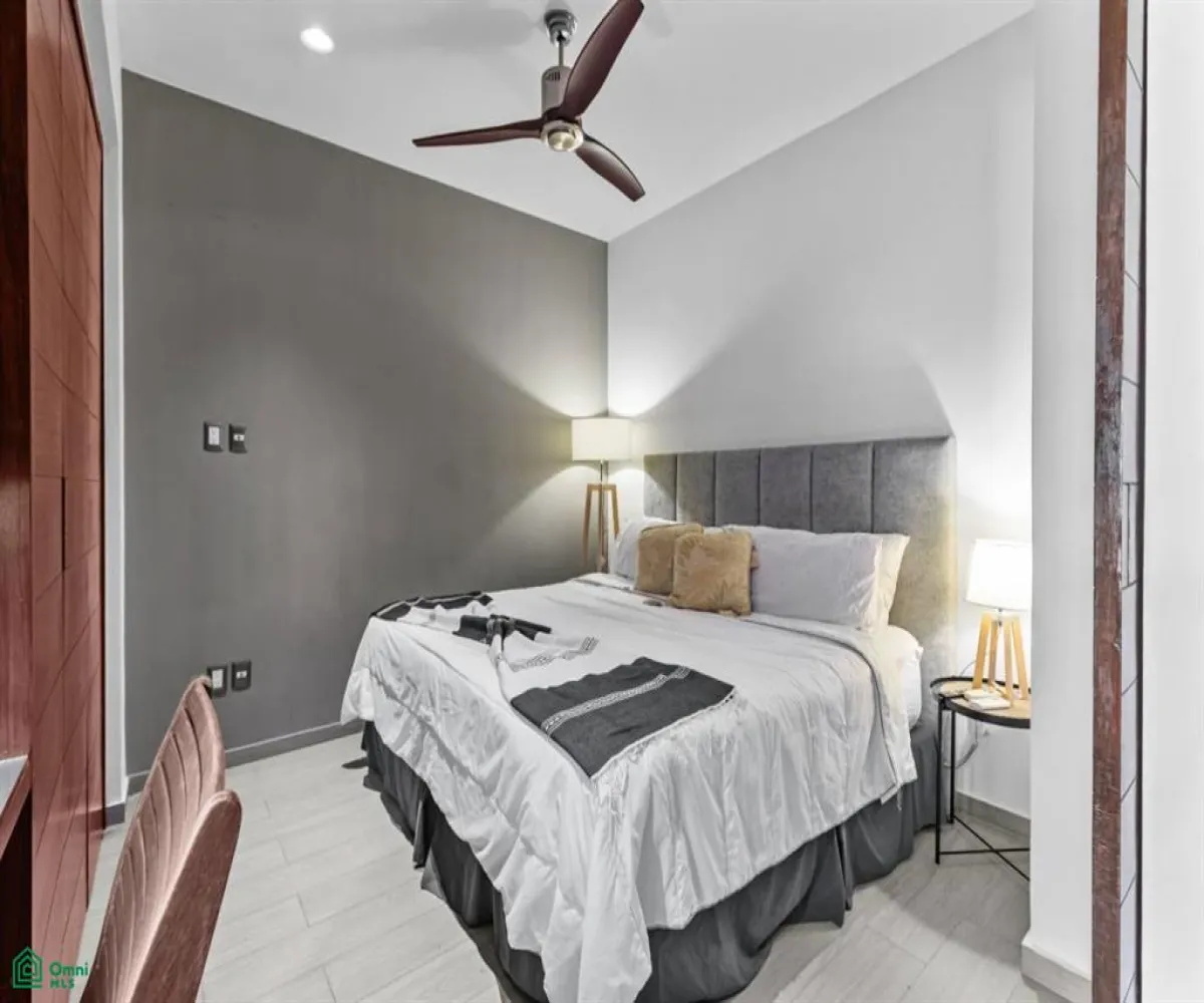 Departamento En Venta,Emiliano Zapata,Venustiano Carranza 268 Unit 705, Puerto Vallarta, Jalisco 48380, 2 Habitaciones,2 Baños,Venustiano Carranza,3,MX251053088