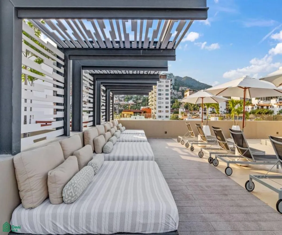 Departamento En Venta,Emiliano Zapata,Venustiano Carranza 268 Unit 705, Puerto Vallarta, Jalisco 48380, 2 Habitaciones,2 Baños,Venustiano Carranza,3,MX251053088