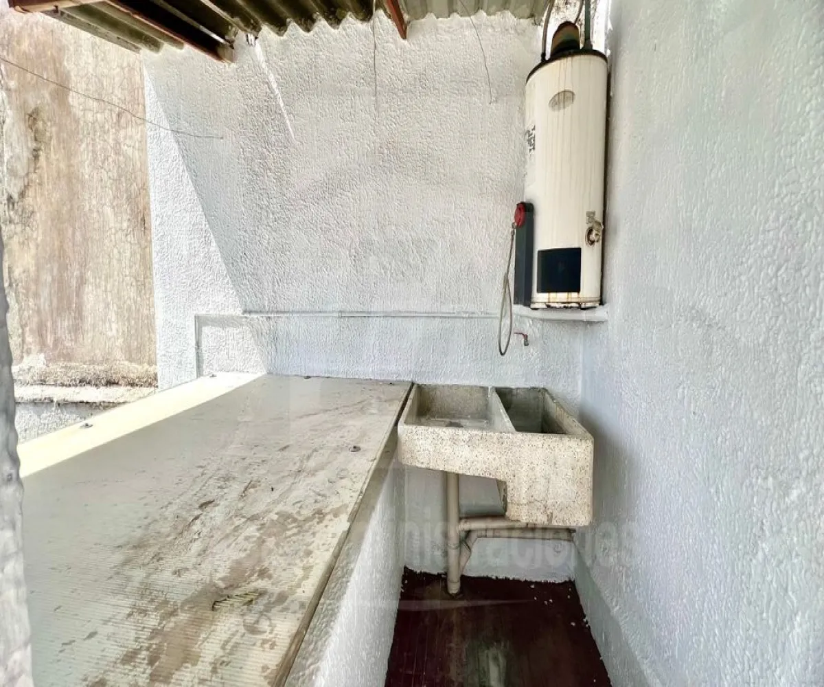 Casa En Venta,Independencia Oriente,Calle Los Alpes 1548, Guadalajara, Jalisco 44340, 5 Habitaciones,2 Baños,Calle Los Alpes,1,pycMcbg