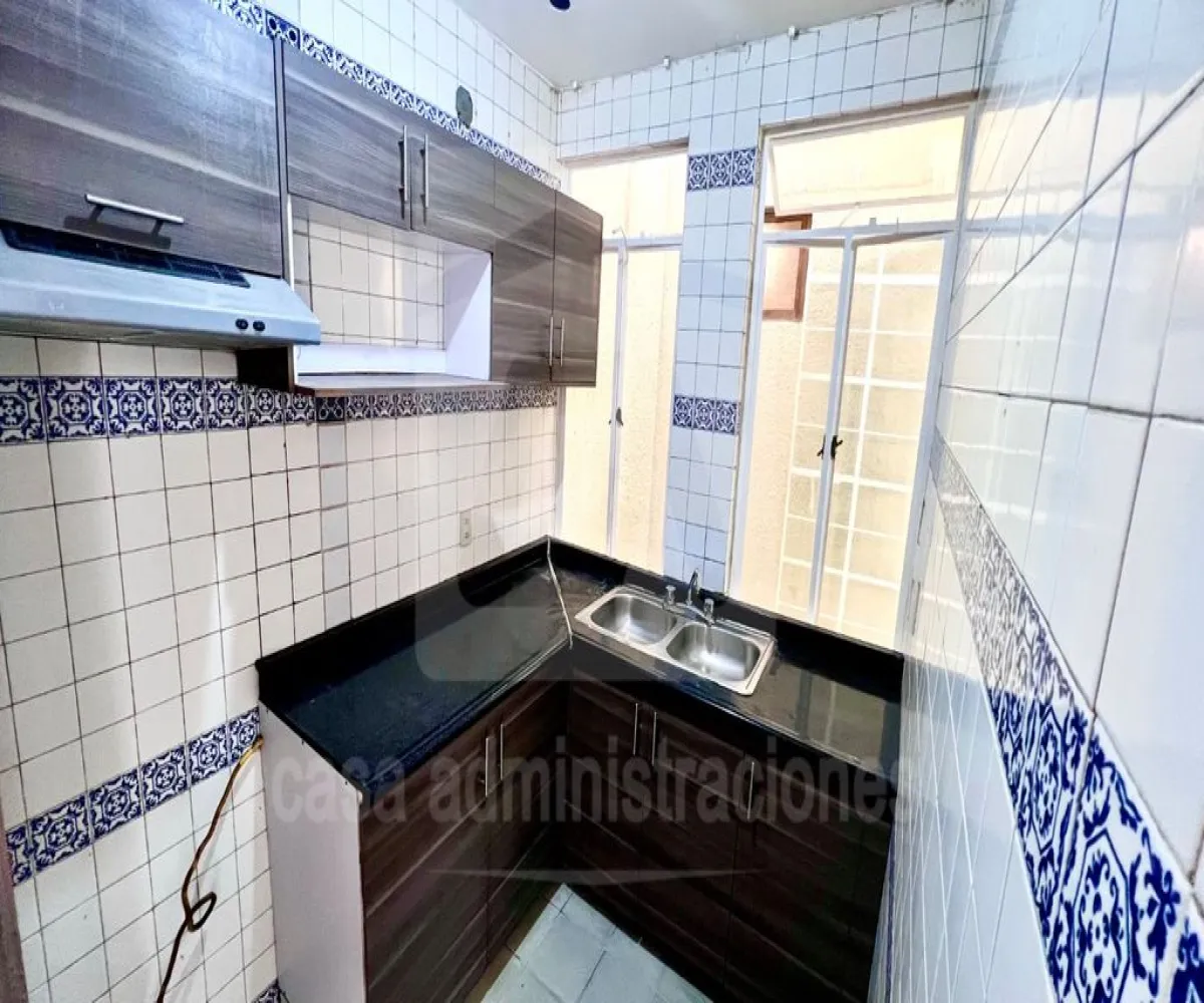 Casa En Venta,Independencia Oriente,Calle Los Alpes 1548, Guadalajara, Jalisco 44340, 5 Habitaciones,2 Baños,Calle Los Alpes,1,pycMcbg