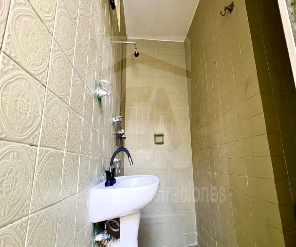 Casa En Venta,Independencia Oriente,Calle Los Alpes 1548, Guadalajara, Jalisco 44340, 5 Habitaciones,2 Baños,Calle Los Alpes,1,pycMcbg