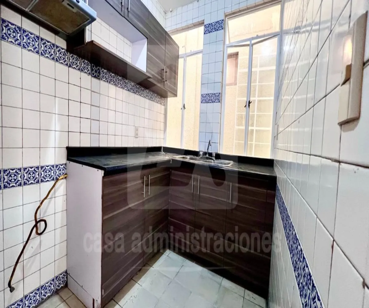 Casa En Venta,Independencia Oriente,Calle Los Alpes 1548, Guadalajara, Jalisco 44340, 5 Habitaciones,2 Baños,Calle Los Alpes,1,pycMcbg