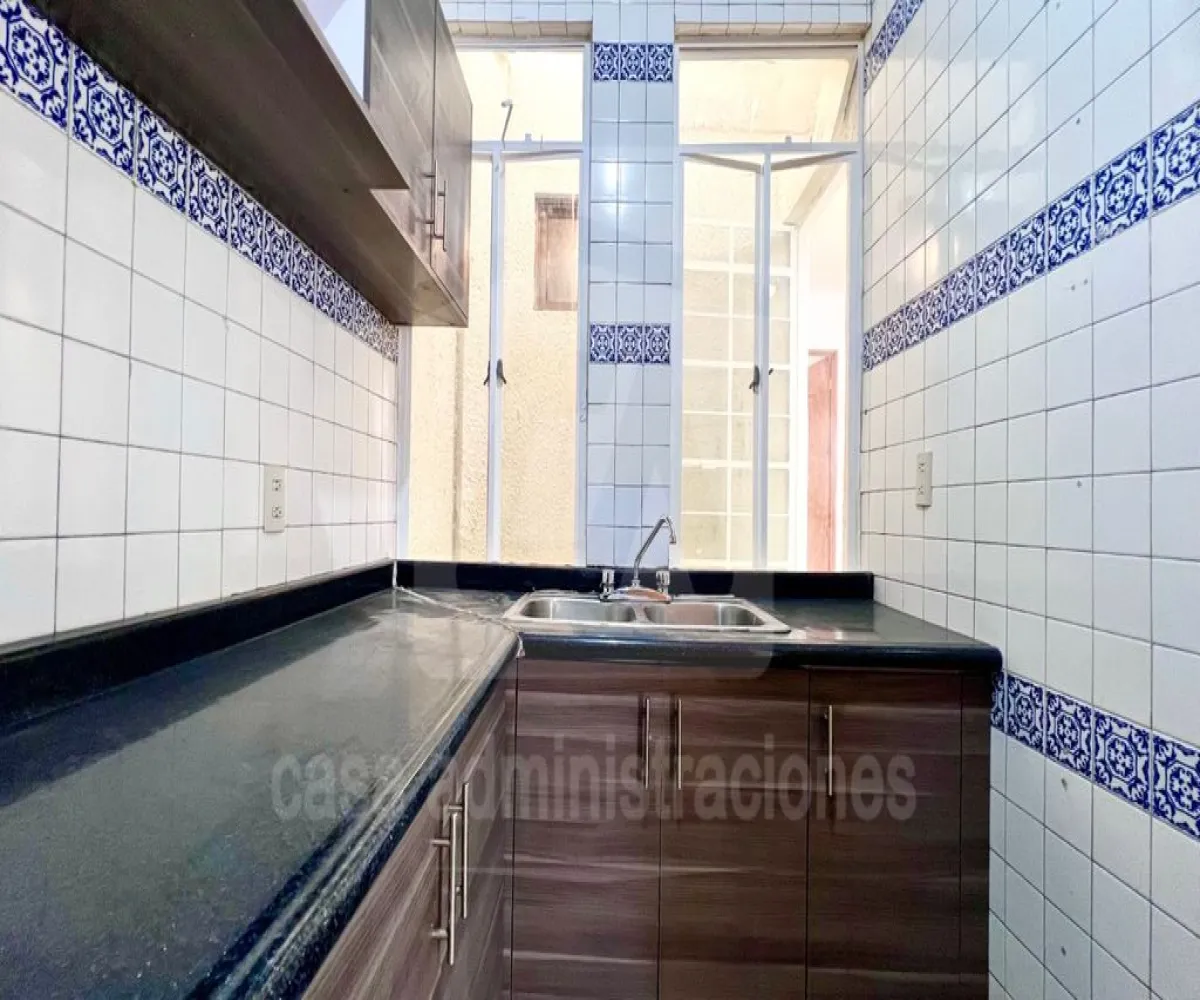 Casa En Venta,Independencia Oriente,Calle Los Alpes 1548, Guadalajara, Jalisco 44340, 5 Habitaciones,2 Baños,Calle Los Alpes,1,pycMcbg