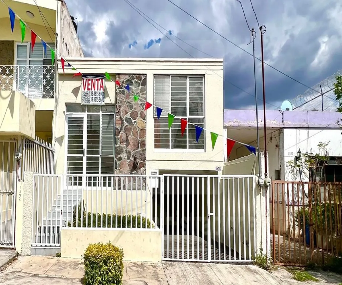 Casa En Venta,Independencia Oriente,Calle Los Alpes 1548, Guadalajara, Jalisco 44340, 5 Habitaciones,2 Baños,Calle Los Alpes,1,pycMcbg