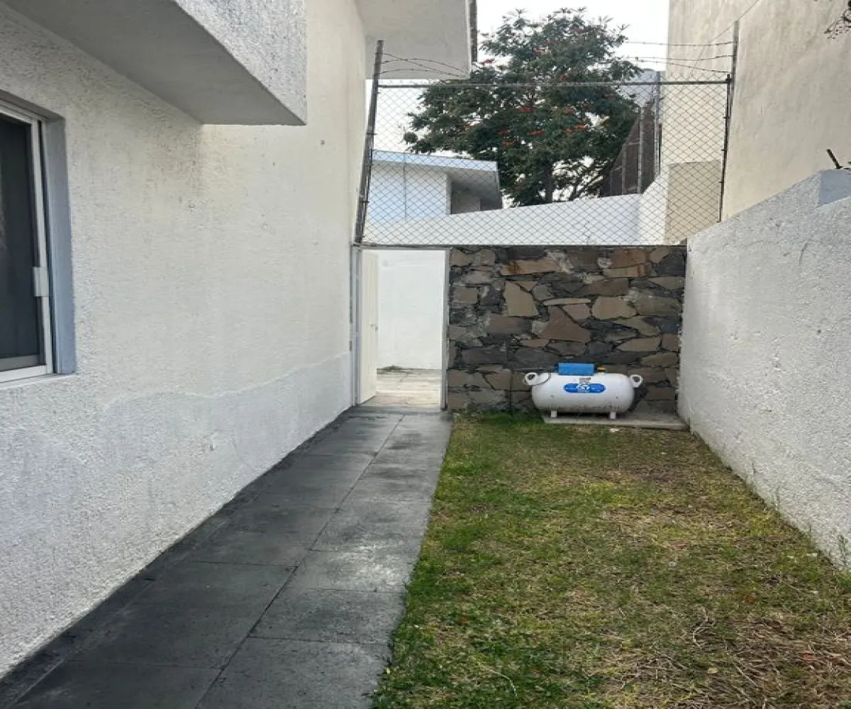 Casa En Renta,Los Pinos,Avenida Los Pinos 328, Zapopan, Jalisco 45239, 2 Habitaciones,2 Baños,Avenida Los Pinos,1,p0trsui