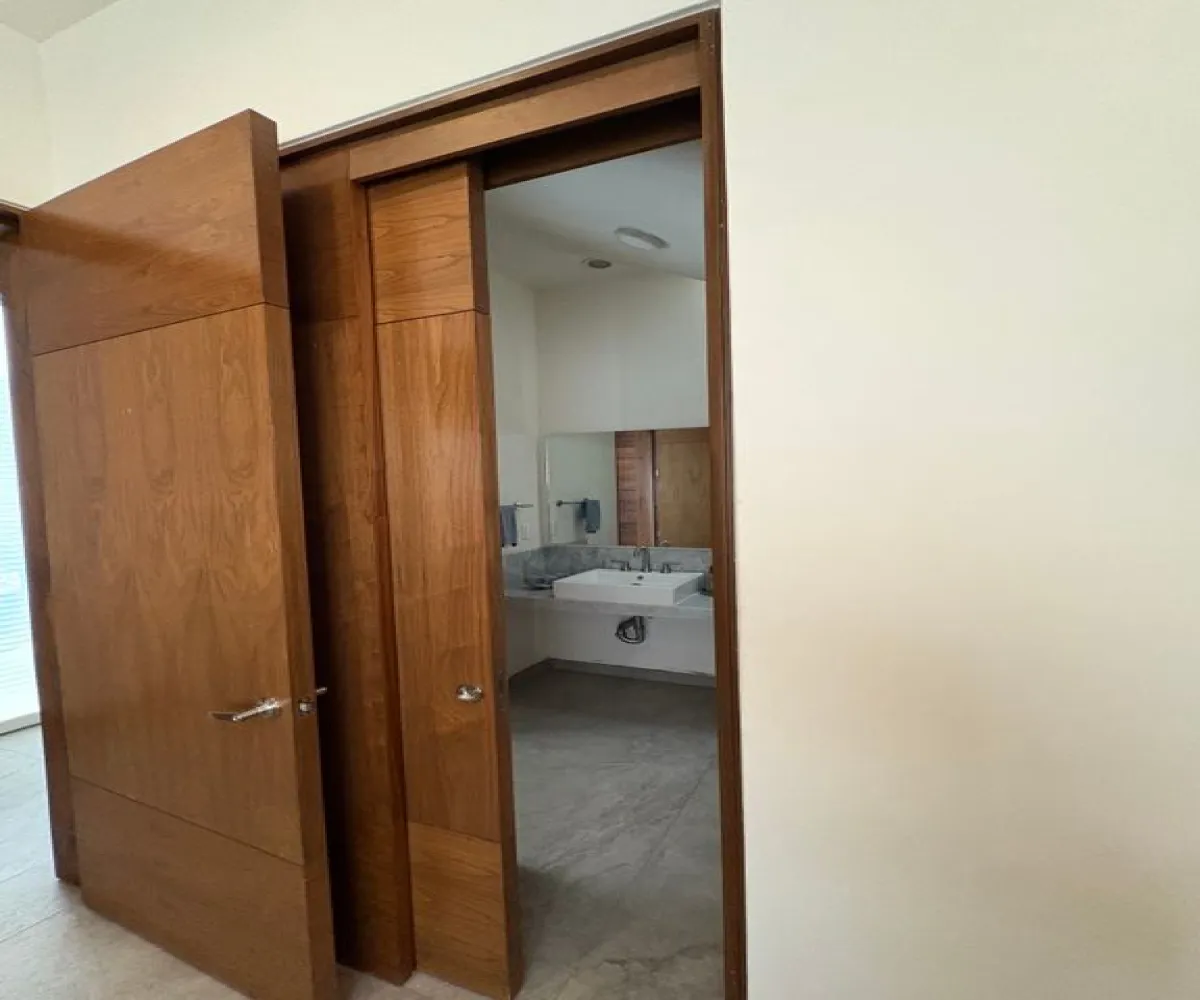 Casa En Venta,Valle Real,Avenida Paseo La Toscana 1111, Zapopan, Jalisco 45019, 4 Habitaciones,5 Baños,Avenida Paseo La Toscana,2,pbiFZqE