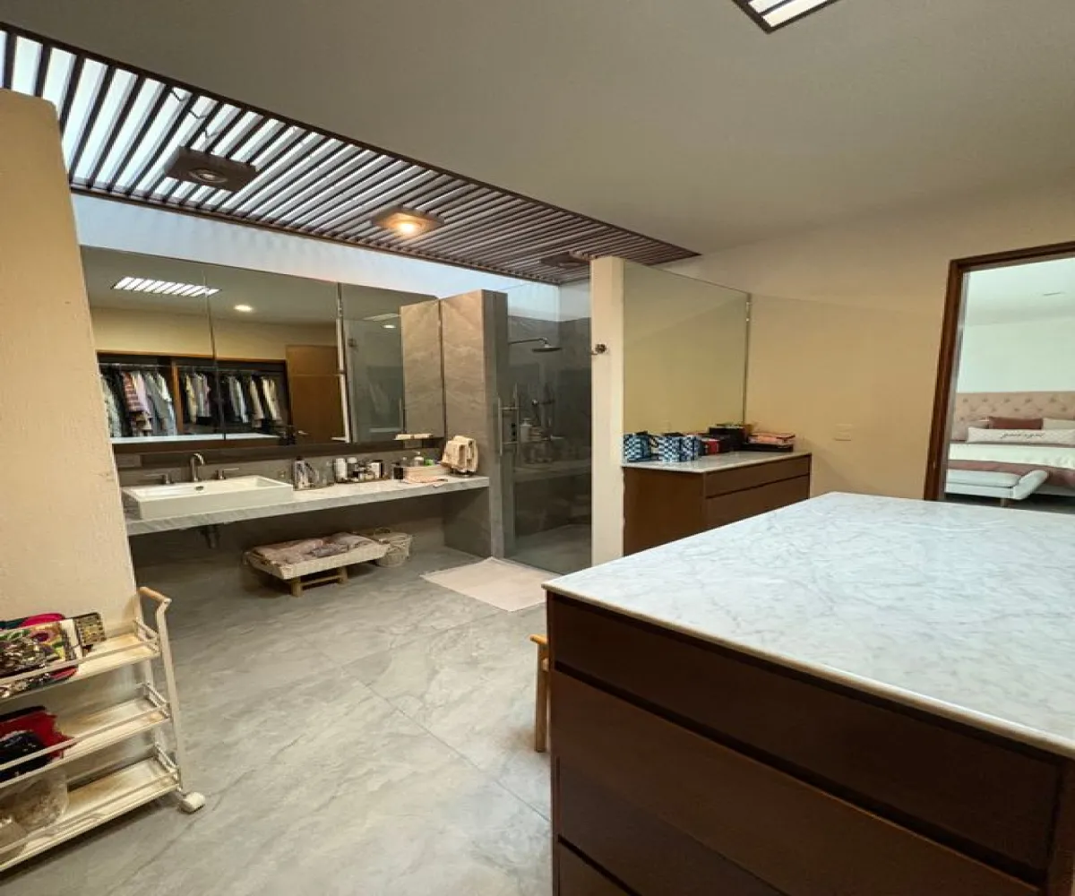 Casa En Venta,Valle Real,Avenida Paseo La Toscana 1111, Zapopan, Jalisco 45019, 4 Habitaciones,5 Baños,Avenida Paseo La Toscana,2,pbiFZqE