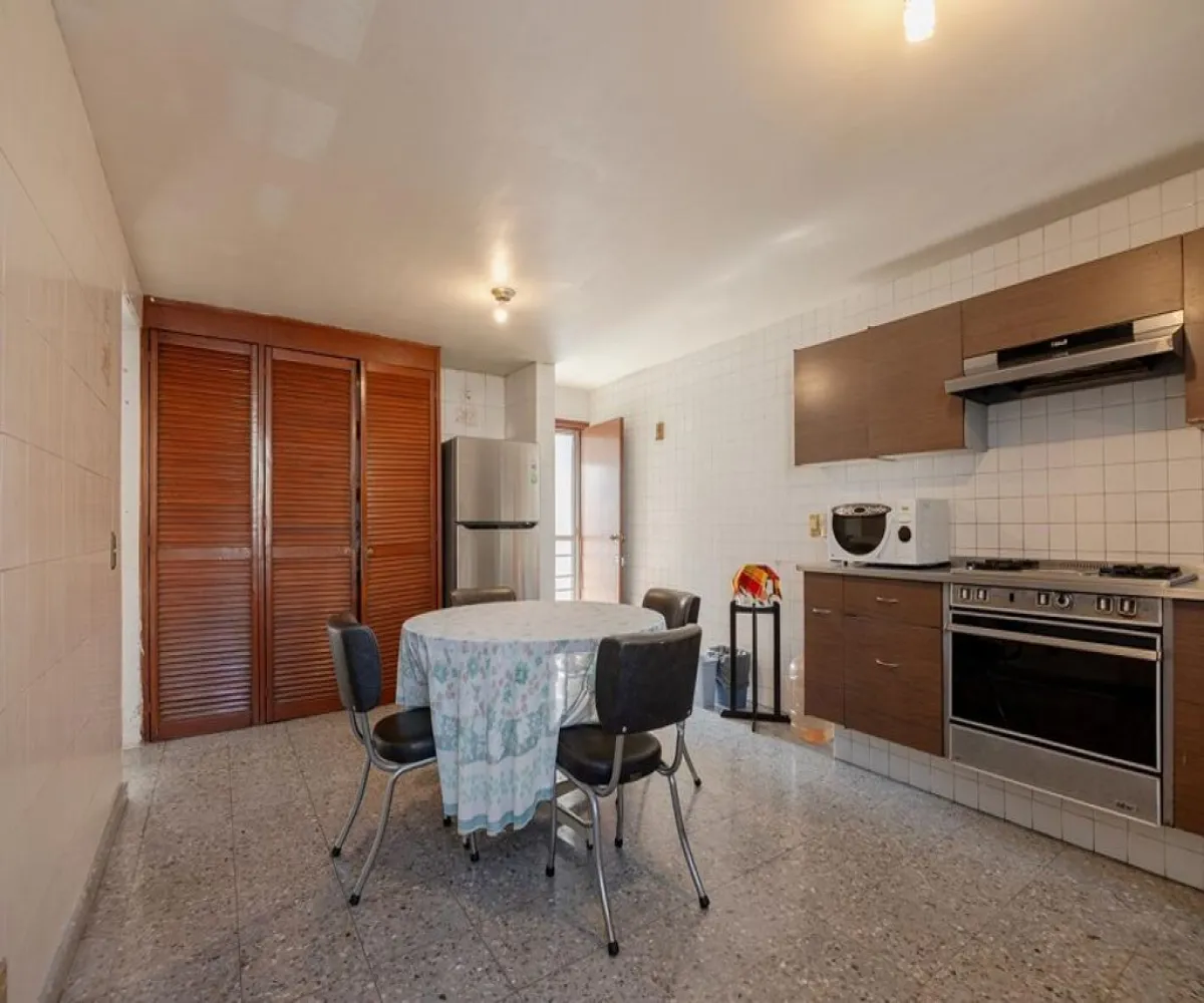 Casa En Venta,Vallarta Sur,José Mariano Beristáin y Souza 407, Guadalajara, Jalisco 44500, 4 Habitaciones,5 Baños,José Mariano Beristáin y Souza,1,pwW4JPz