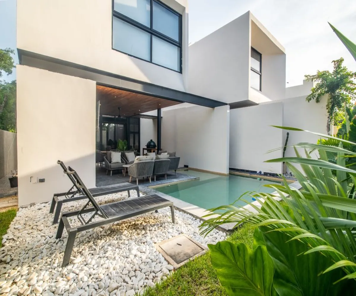 Casa En Venta,Xcanatún,Carr. Mérida-Progreso km 15 S/N, Mérida, Yucatán 97305, 4 Habitaciones,4 Baños,Carr. Mérida-Progreso km 15 ,2,py52LMl