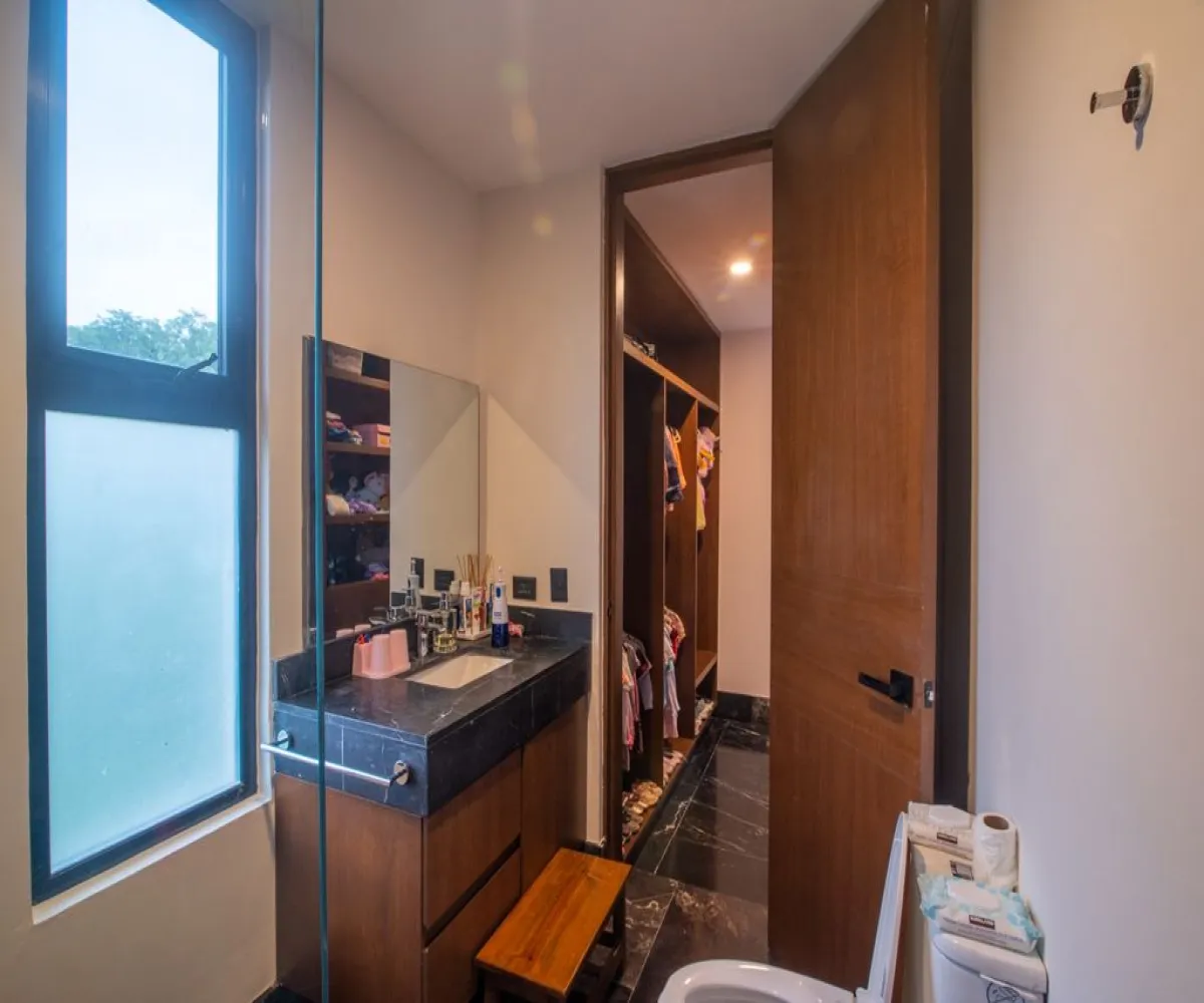 Casa En Venta,Xcanatún,Carr. Mérida-Progreso km 15 S/N, Mérida, Yucatán 97305, 4 Habitaciones,4 Baños,Carr. Mérida-Progreso km 15 ,2,py52LMl