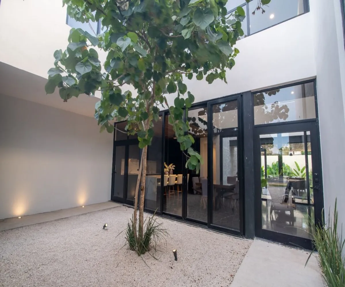 Casa En Venta,Xcanatún,Carr. Mérida-Progreso km 15 S/N, Mérida, Yucatán 97305, 4 Habitaciones,4 Baños,Carr. Mérida-Progreso km 15 ,2,py52LMl