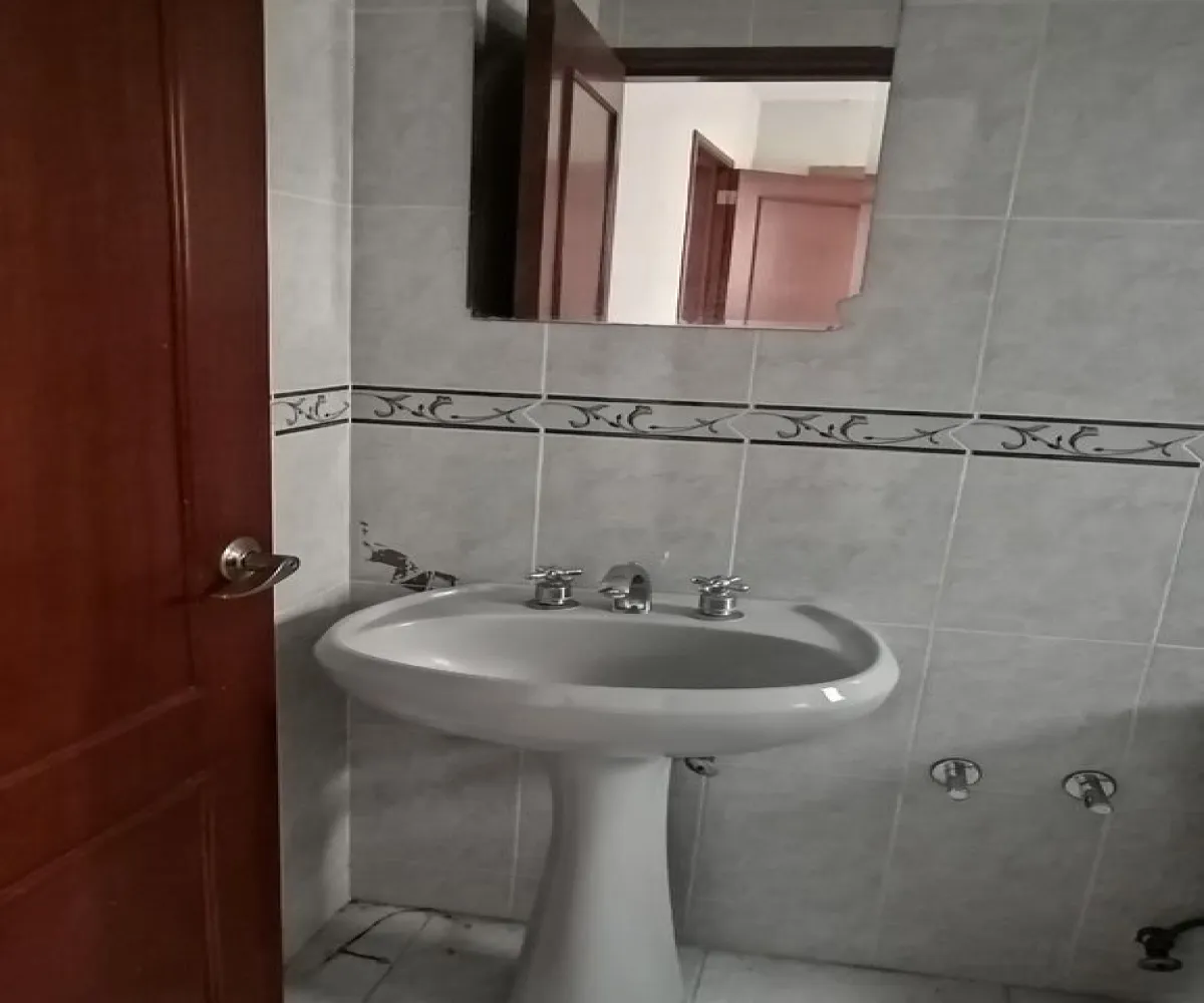 Casa En Renta,Jardín Real,Boulevard Jardín Real Poniente 500 31, Zapopan, Jalisco 45136, 3 Habitaciones,3 Baños,Boulevard Jardín Real Poniente,2,ptxeBJm