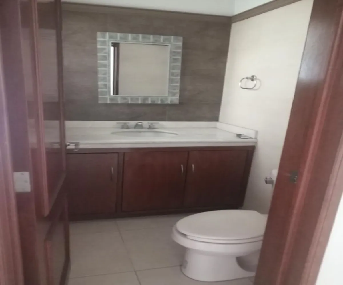 Casa En Renta,Jardín Real,Boulevard Jardín Real Poniente 500 31, Zapopan, Jalisco 45136, 3 Habitaciones,3 Baños,Boulevard Jardín Real Poniente,2,ptxeBJm